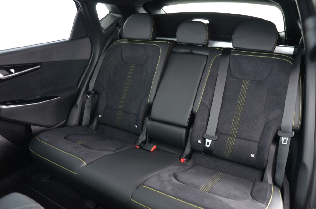 KIA EV6 77.4 kWh AWD GT 4x4 (584PS)-image-16