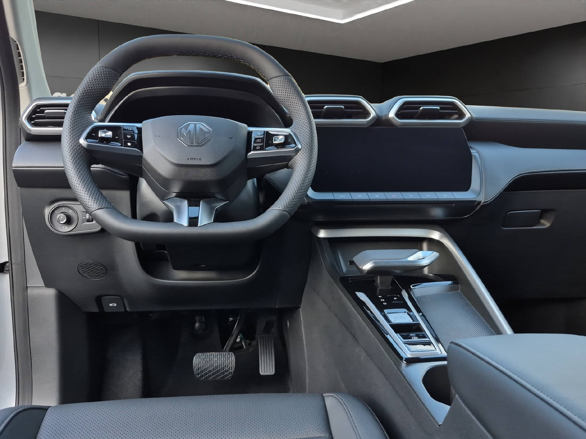 MG ZS 1.5 Hybrid+ Luxury-image-10