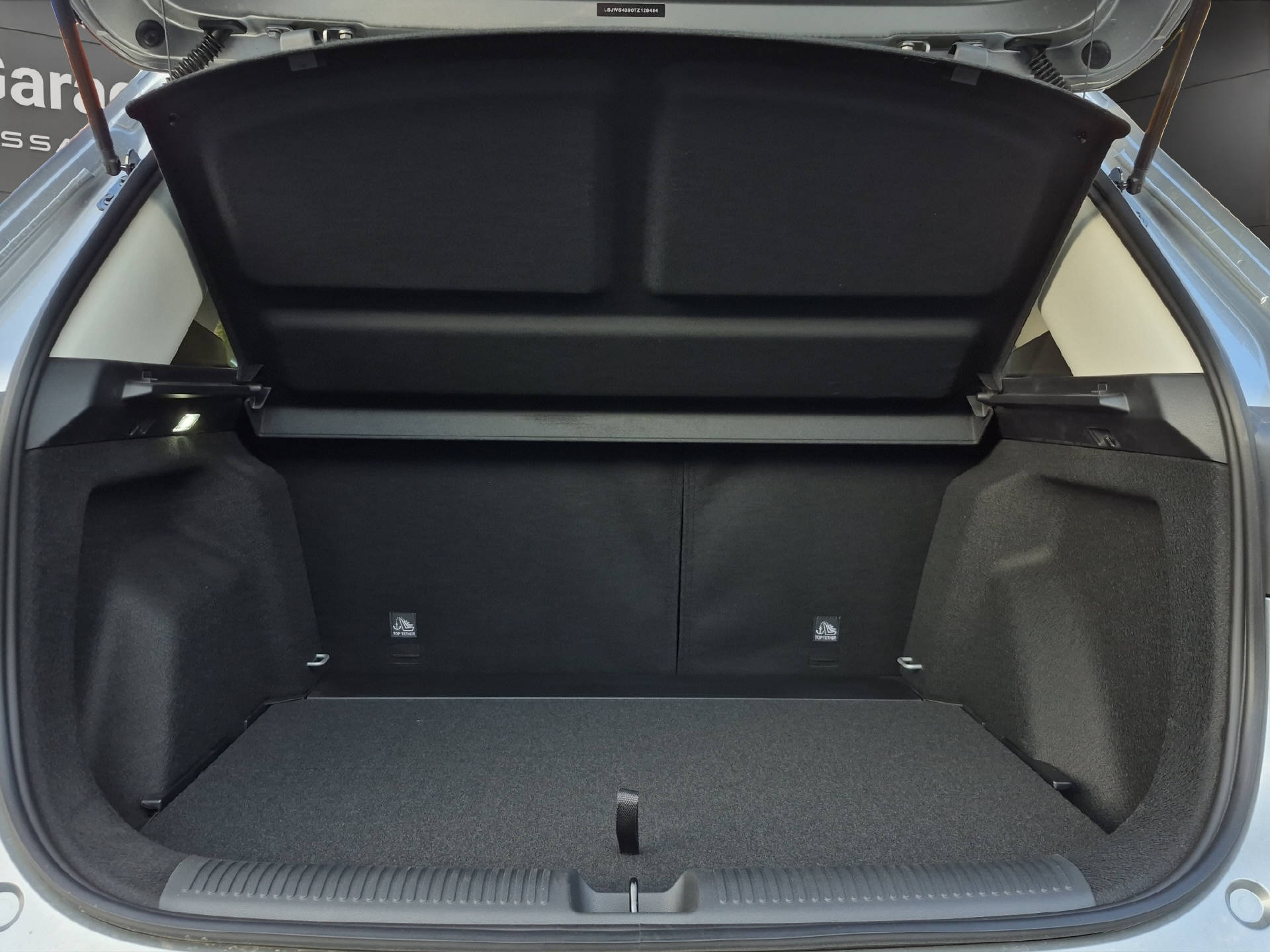 MG ZS 1.5 Hybrid+ Luxury-image-12