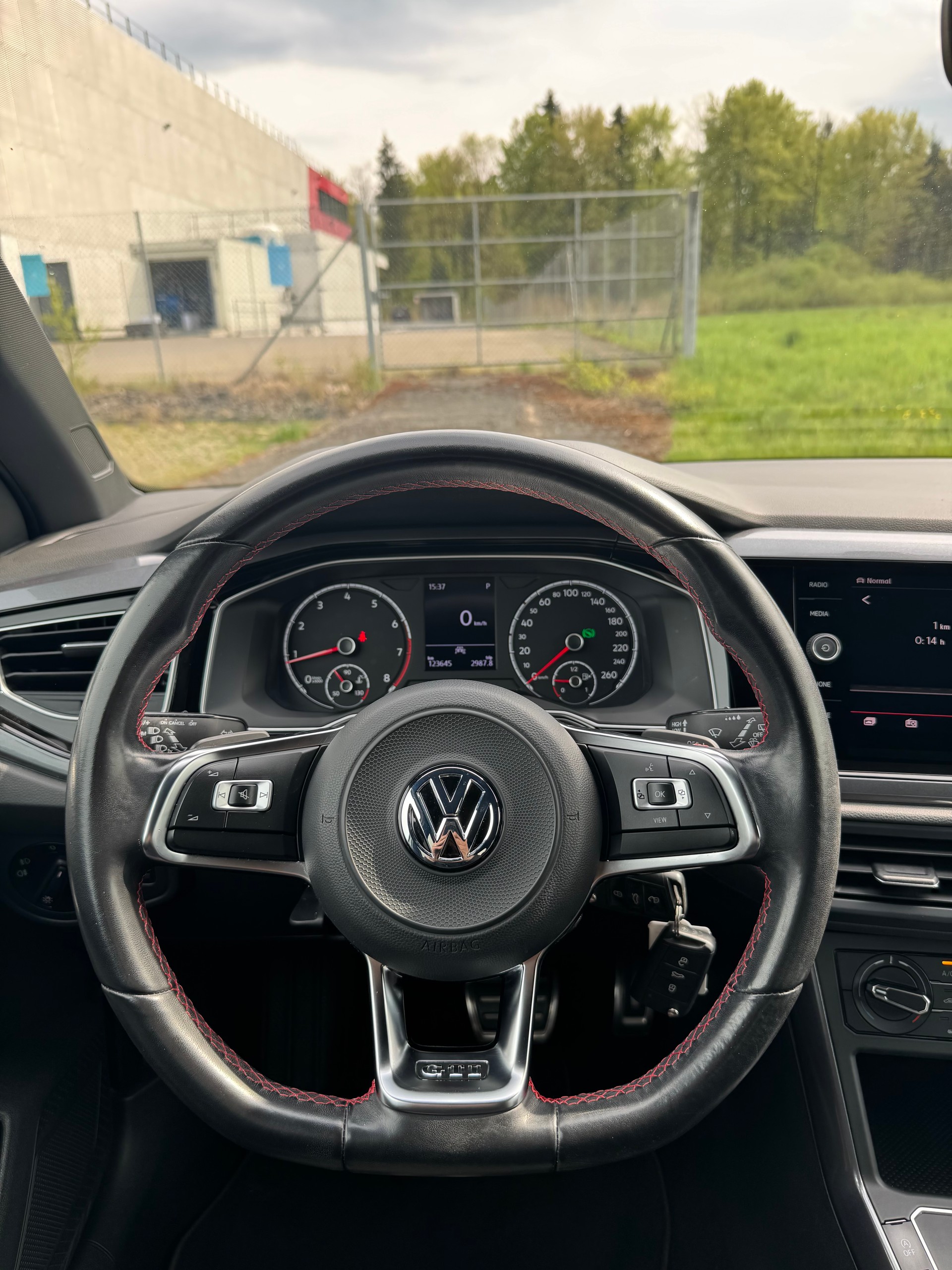 VW Polo 2.0 TSI GTI DSG / ab MFK bei Verkauf-image-8