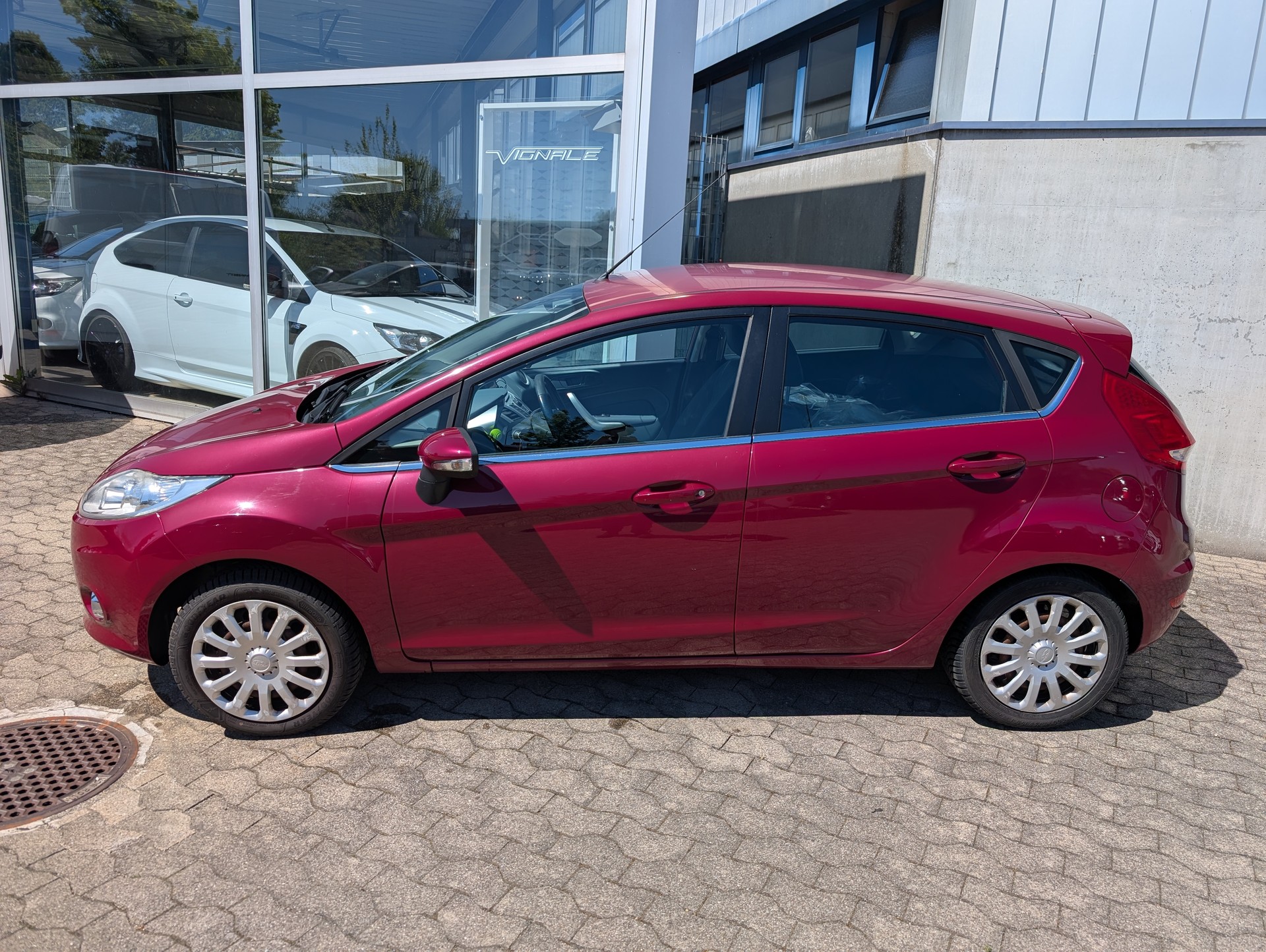 FORD Fiesta 1.4 16V Titanium-image-4