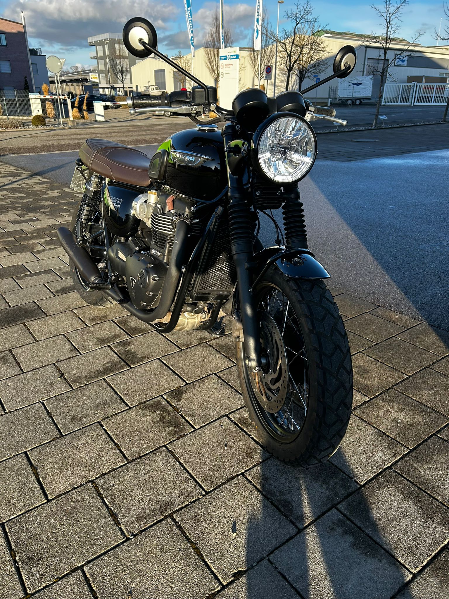 TRIUMPH Bonneville T120 Black-image-5