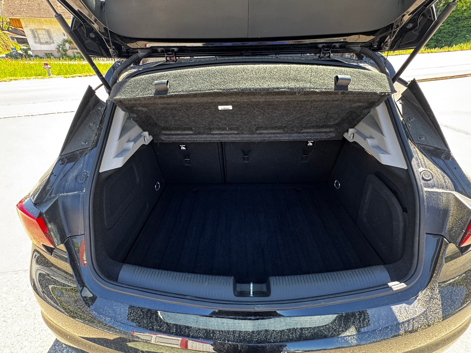 OPEL Astra 1.4i Turbo Black Roof-image-11