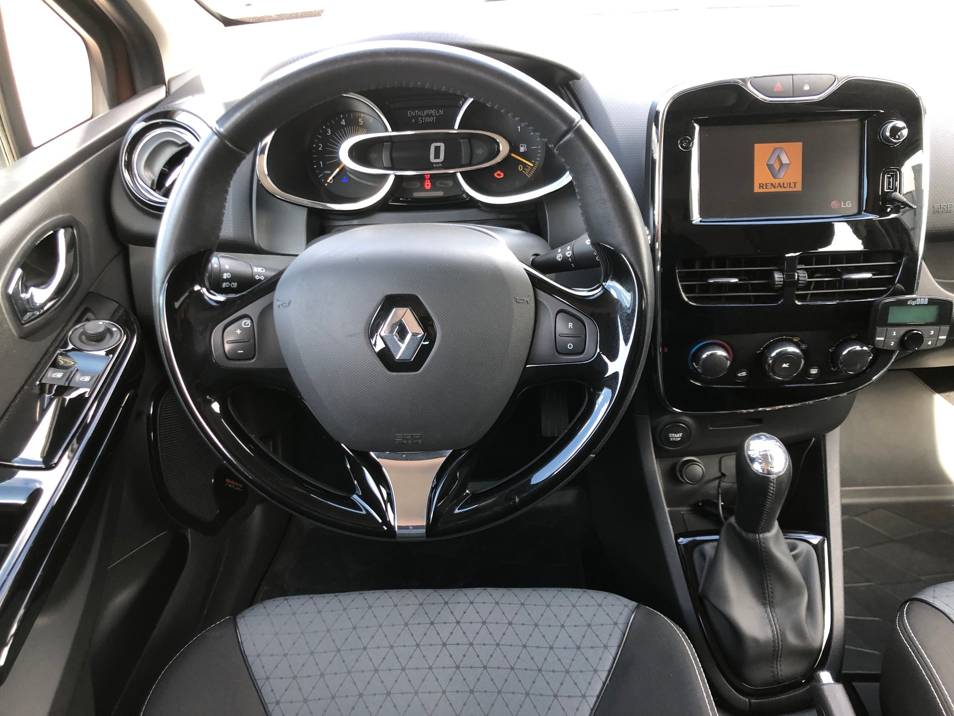 RENAULT Clio 1.5 dCi Dynamique-image-7