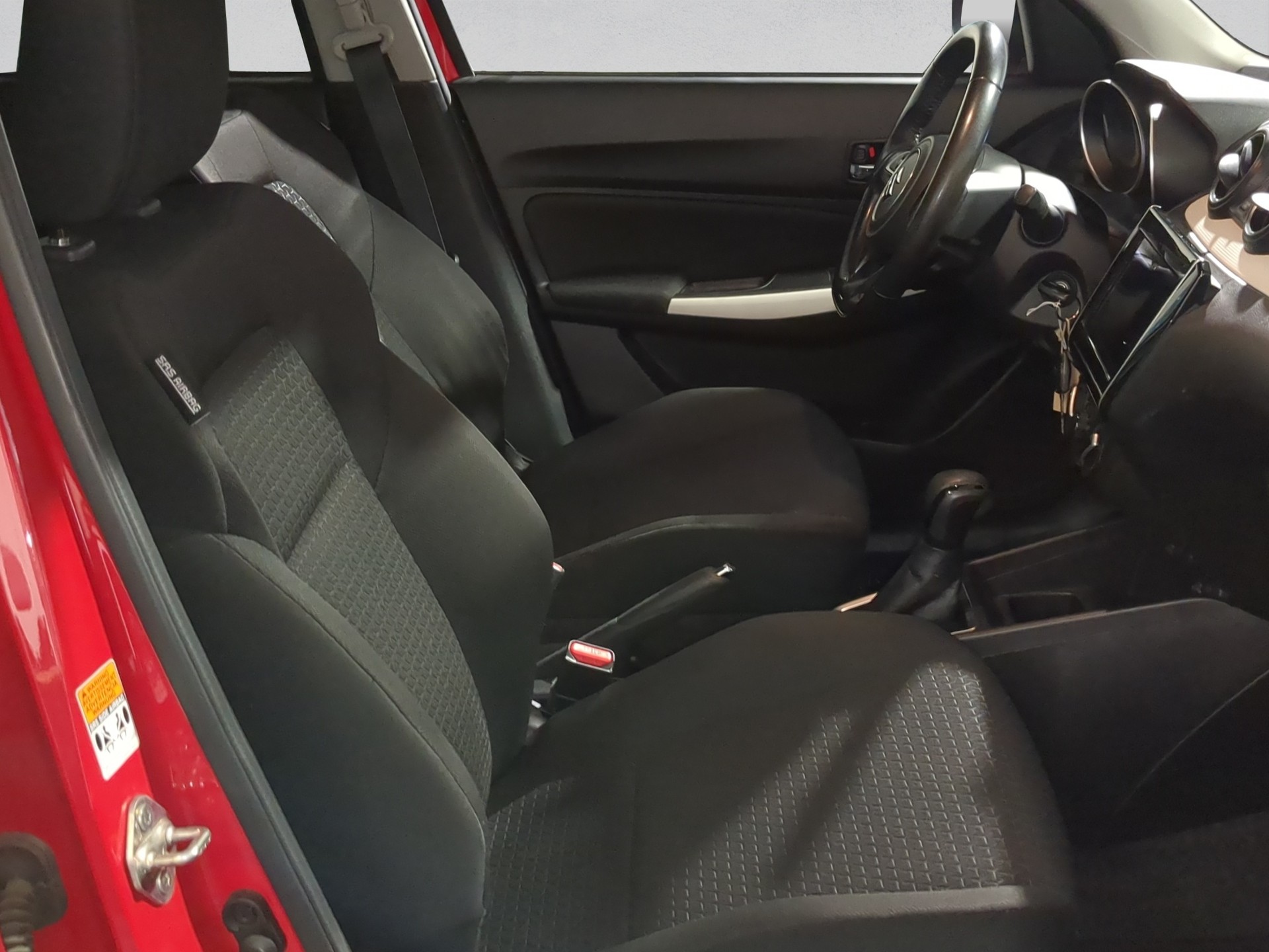 SUZUKI Swift 1.2 Compact + 4x4 Hybrid-image-15