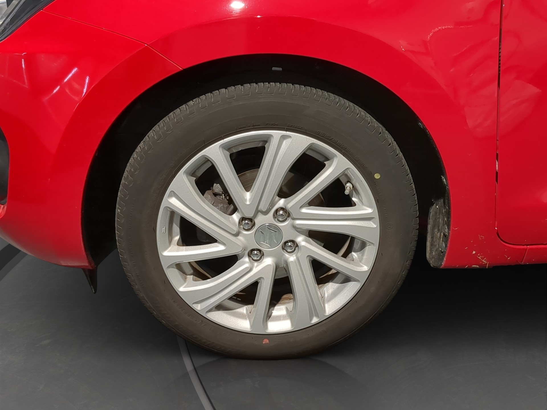SUZUKI Swift 1.2 Compact + 4x4 Hybrid-image-23