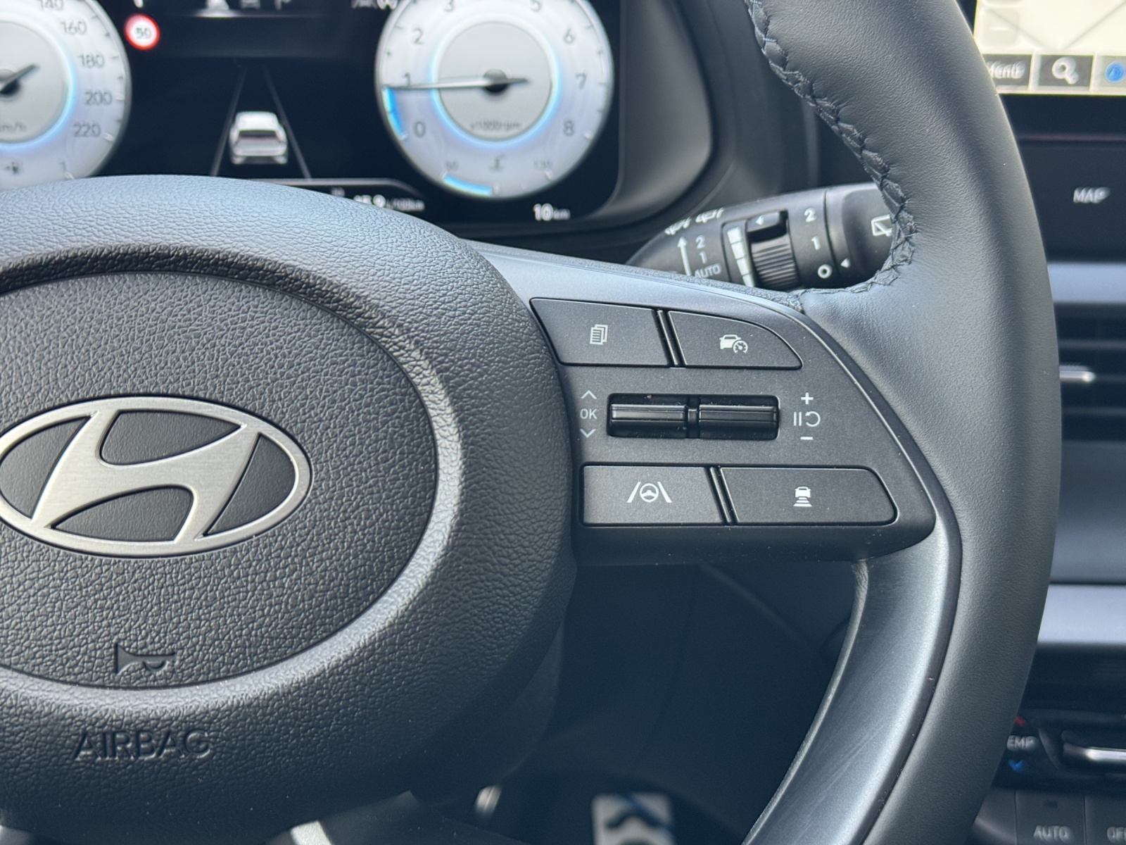 HYUNDAI Bayon 1.0 T-GDi Amplia SafeTec-image-9