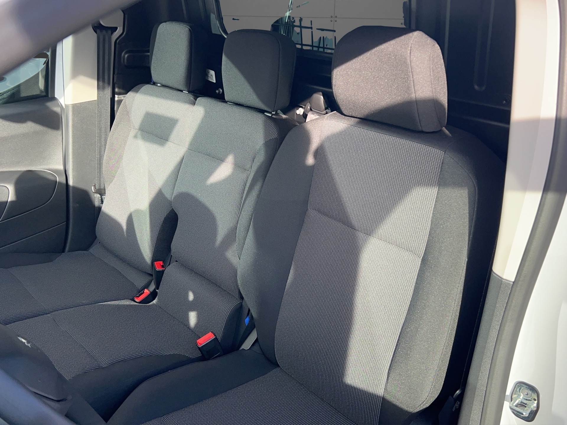 PEUGEOT Partner 1.5 BlueHDI Premium Standard-image-5