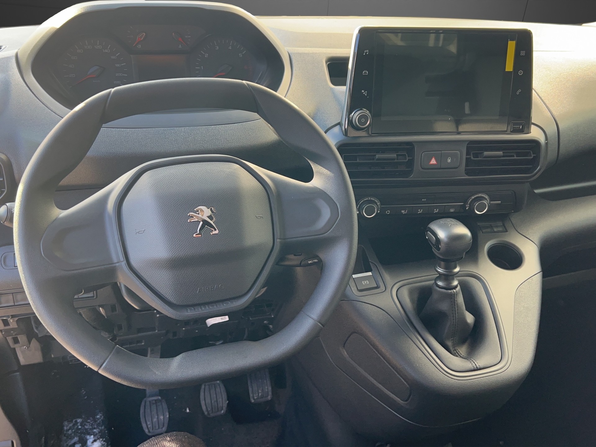PEUGEOT Partner 1.5 BlueHDI Premium Standard-image-6