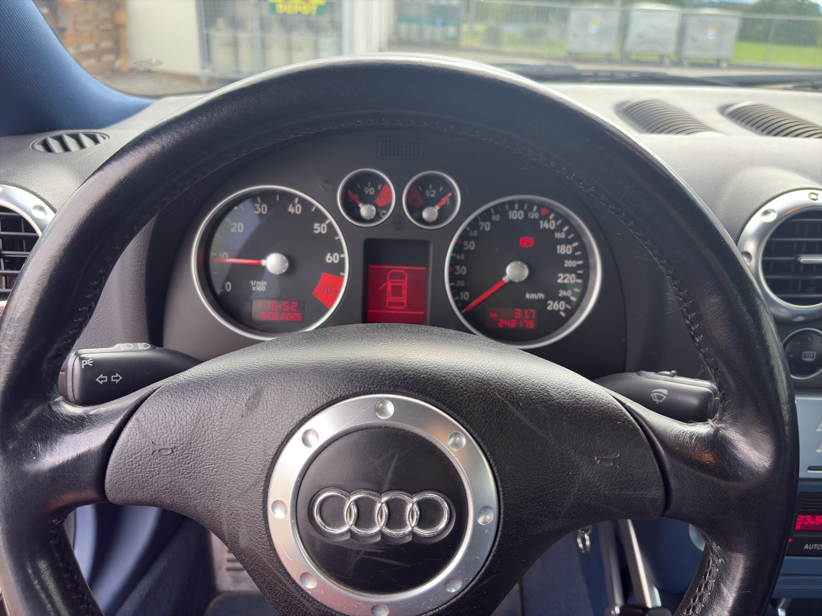 AUDI TT Coupé 1.8 T quattro-image-12