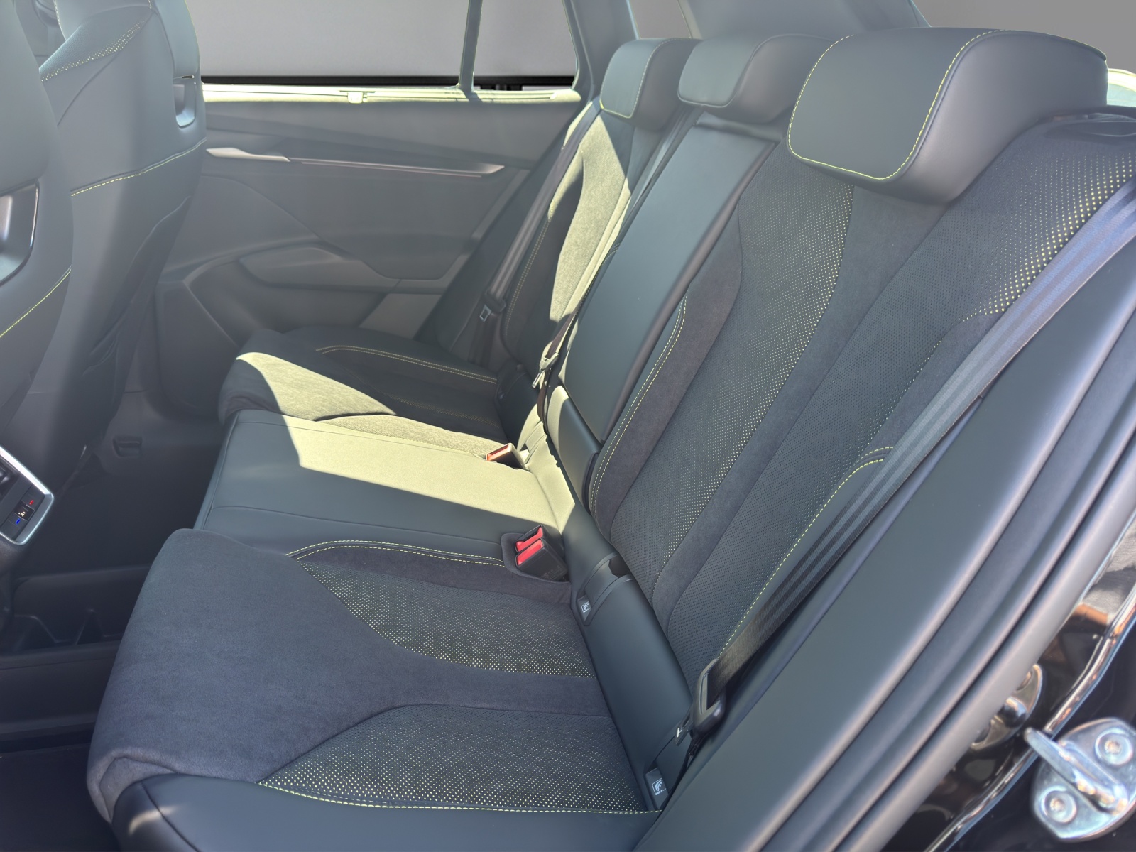 SKODA Elroq RS 4x4-image-10