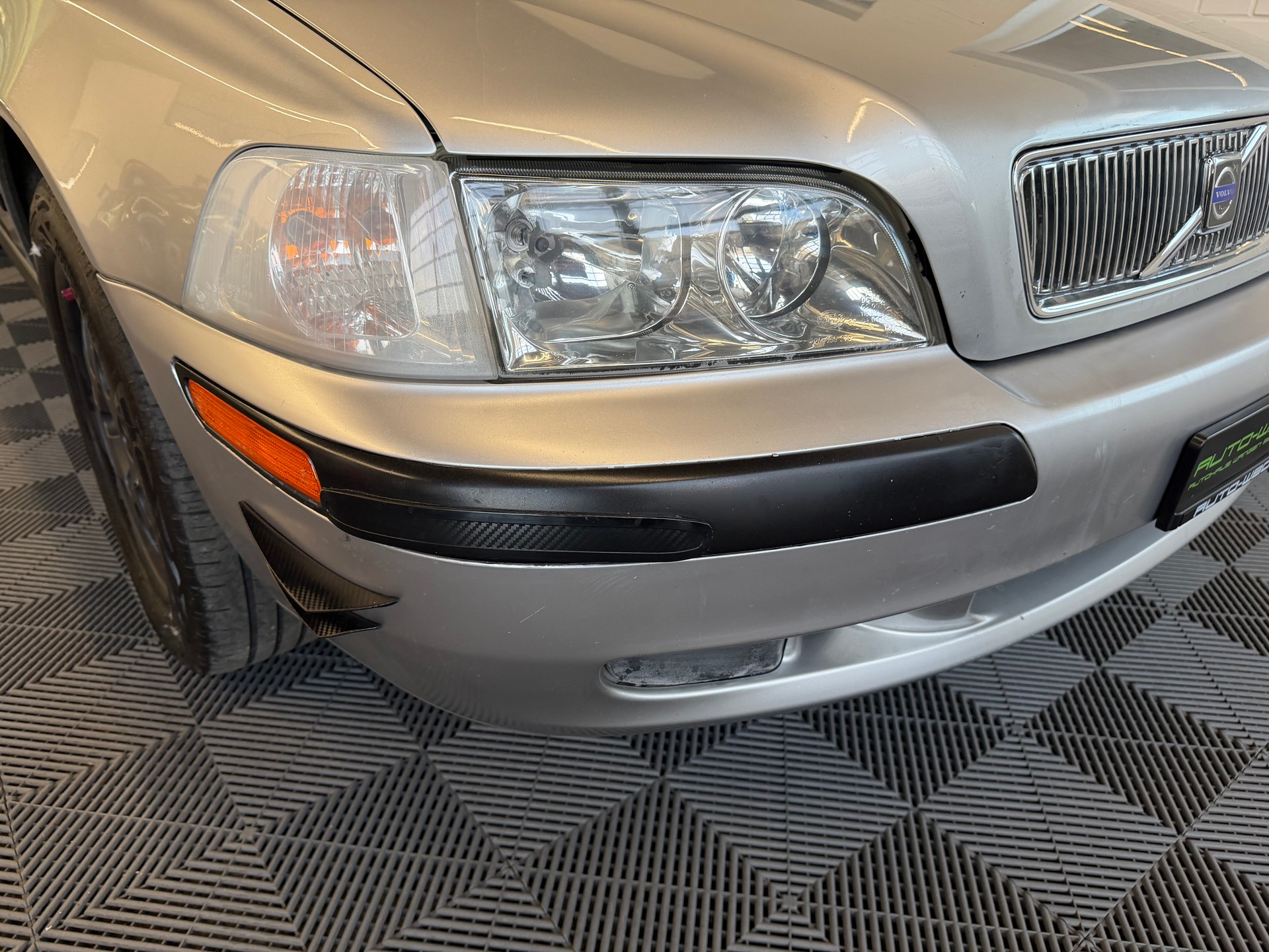 VOLVO V40 2.0T-image-7