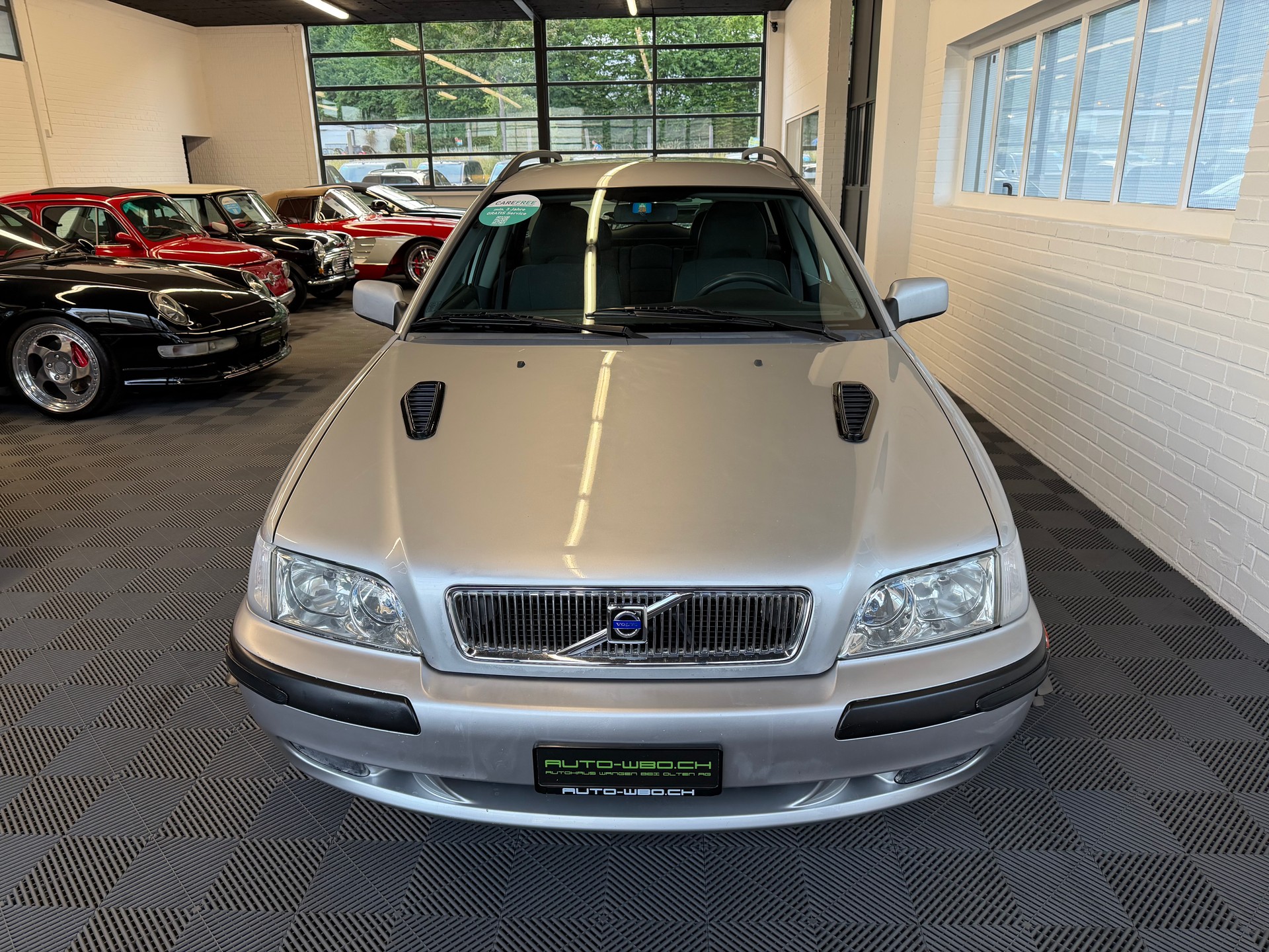 VOLVO V40 2.0T-image-6