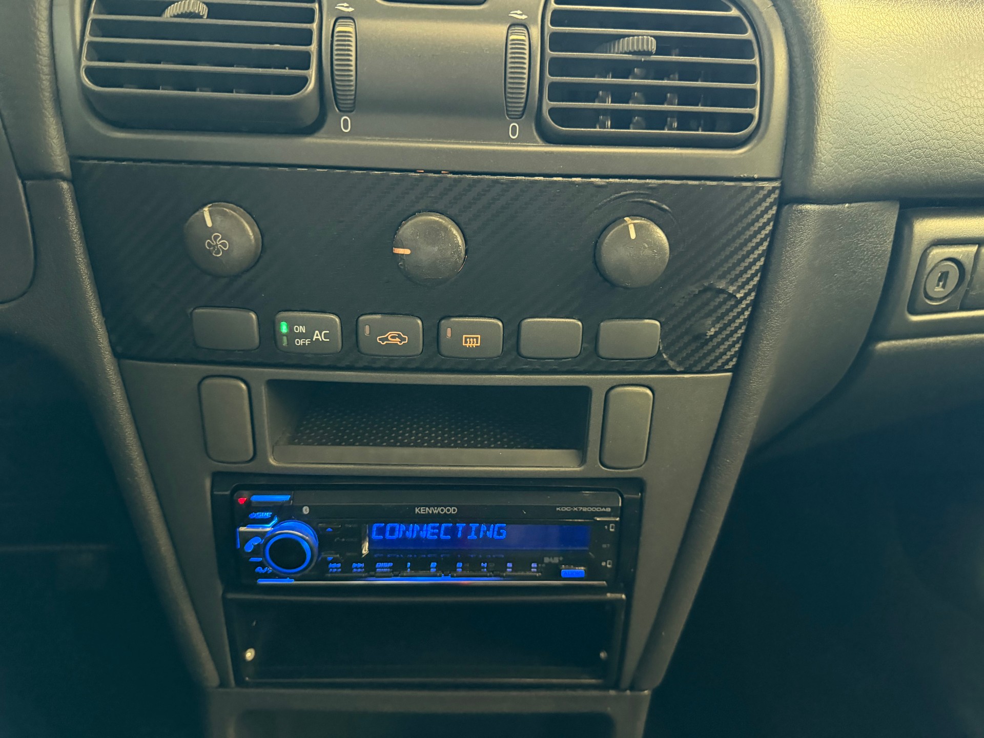 VOLVO V40 2.0T-image-20