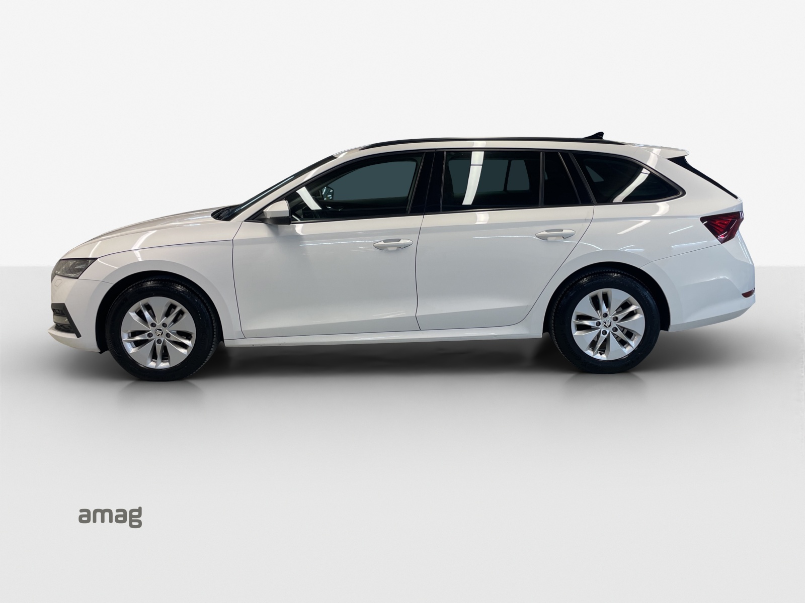 SKODA Octavia Combi 2.0 TDI DSG Ambition-showroom-element-1