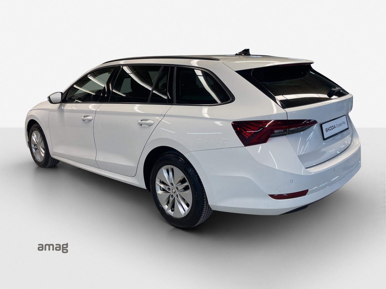 SKODA Octavia Combi 2.0 TDI DSG Ambition-showroom-element-2