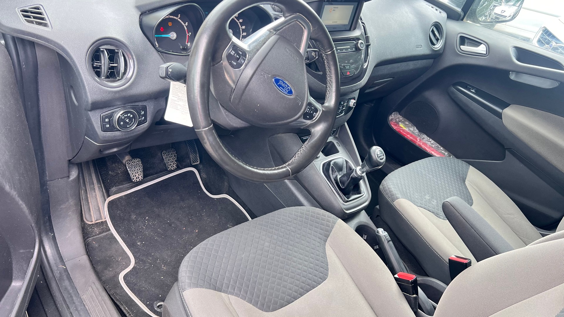 FORD Tourneo Courier 1.0 SCTi Trend-image-8