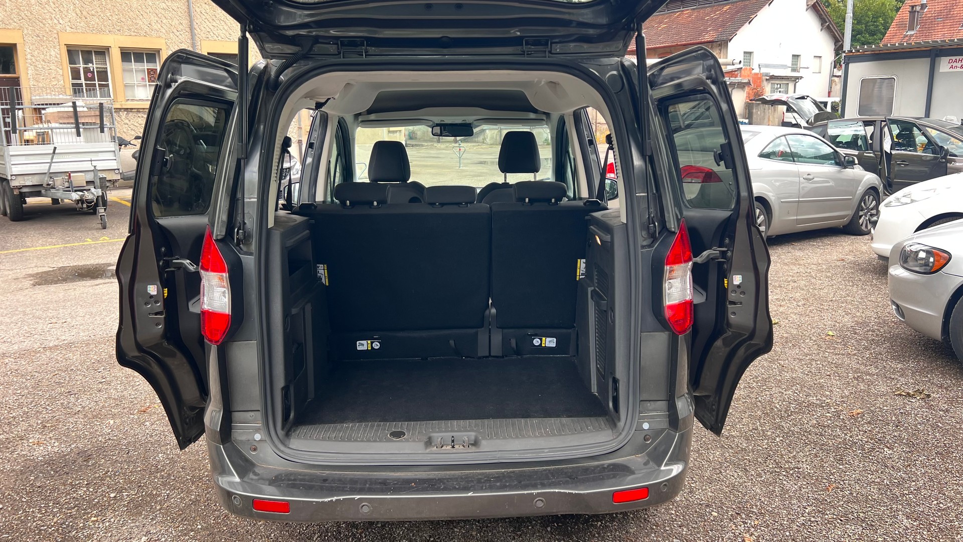 FORD Tourneo Courier 1.0 SCTi Trend-image-6