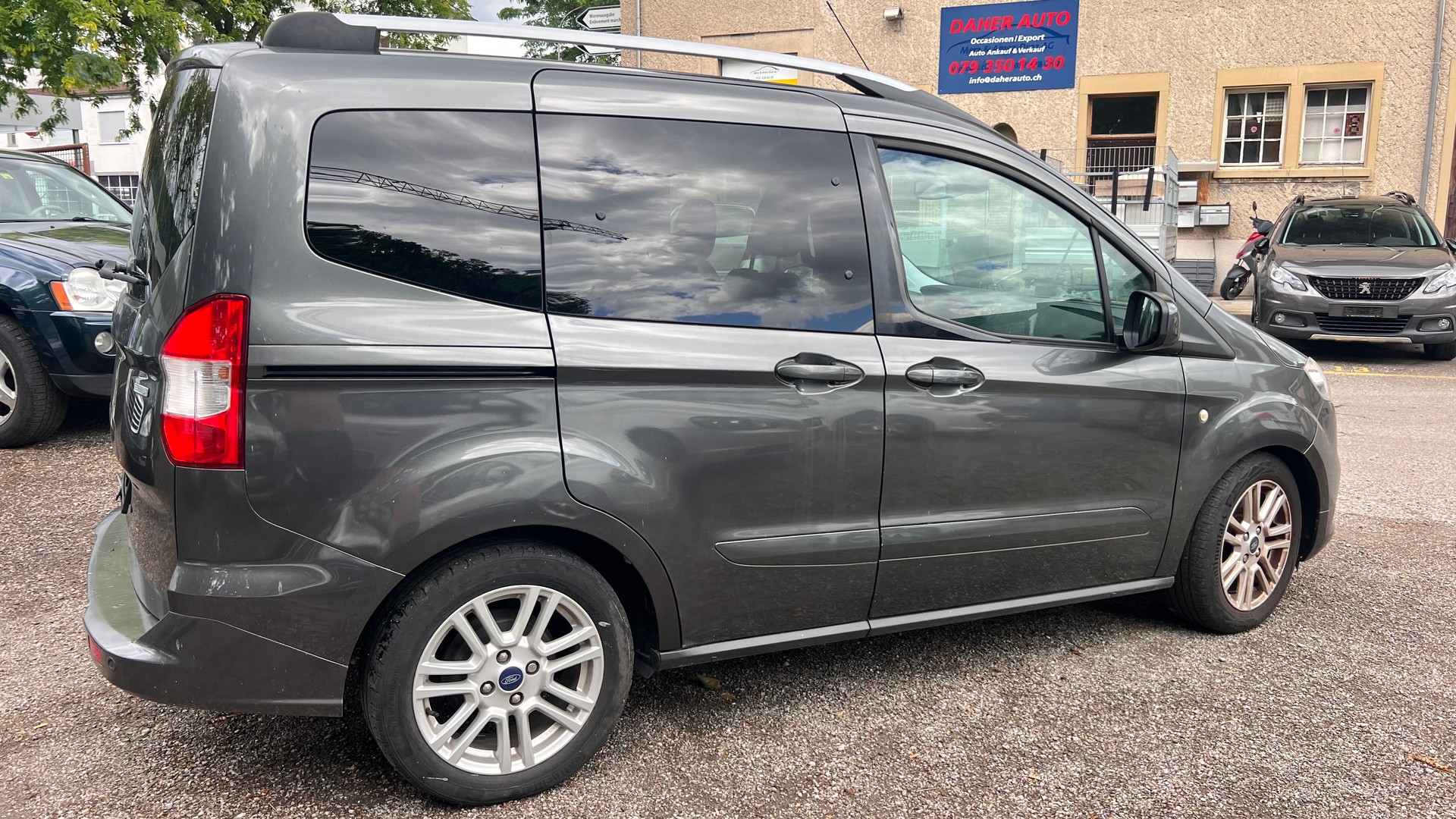 FORD Tourneo Courier 1.0 SCTi Trend-image-1
