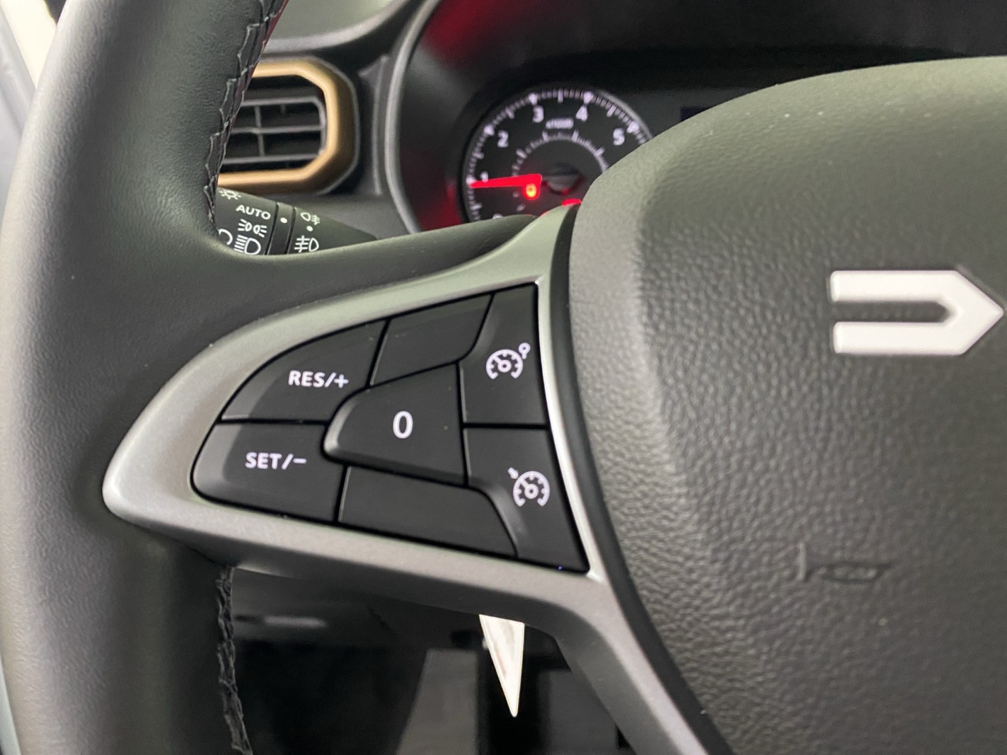 DACIA Duster TCe 150 Extreme EDC 4x2-image-12