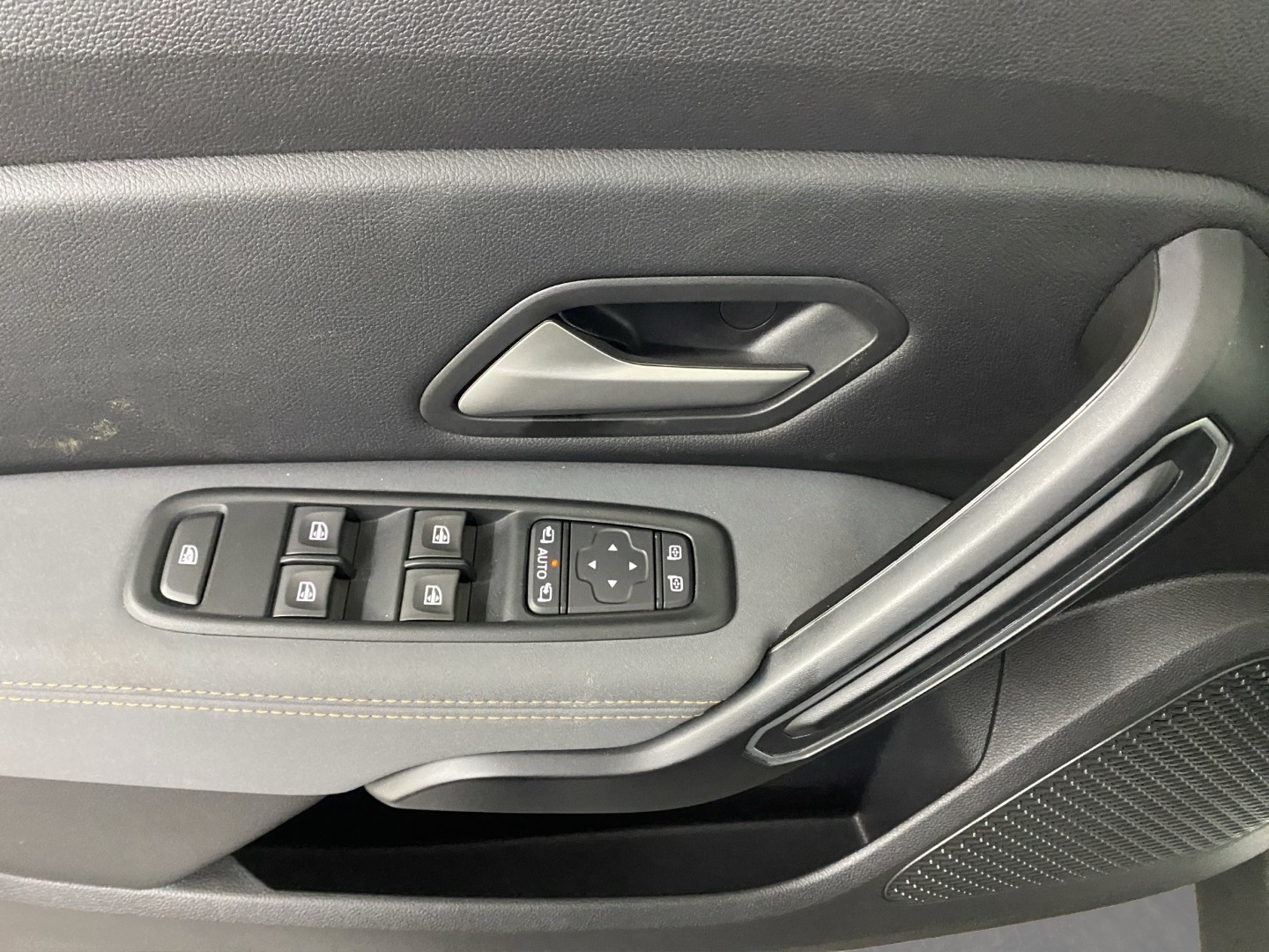 DACIA Duster TCe 150 Extreme EDC 4x2-image-16