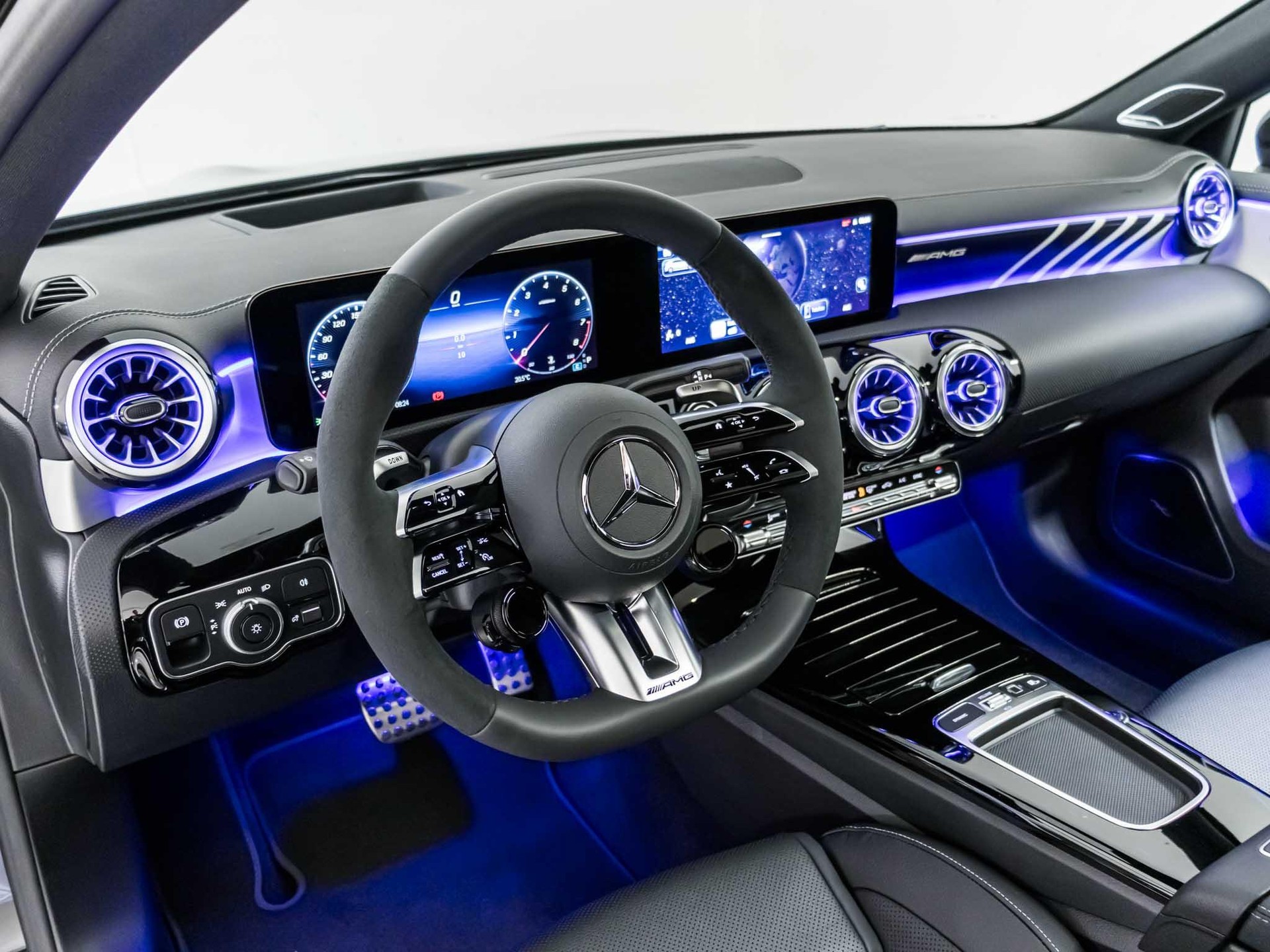 MERCEDES-BENZ A 45 AMG S 4MATIC+-image-9