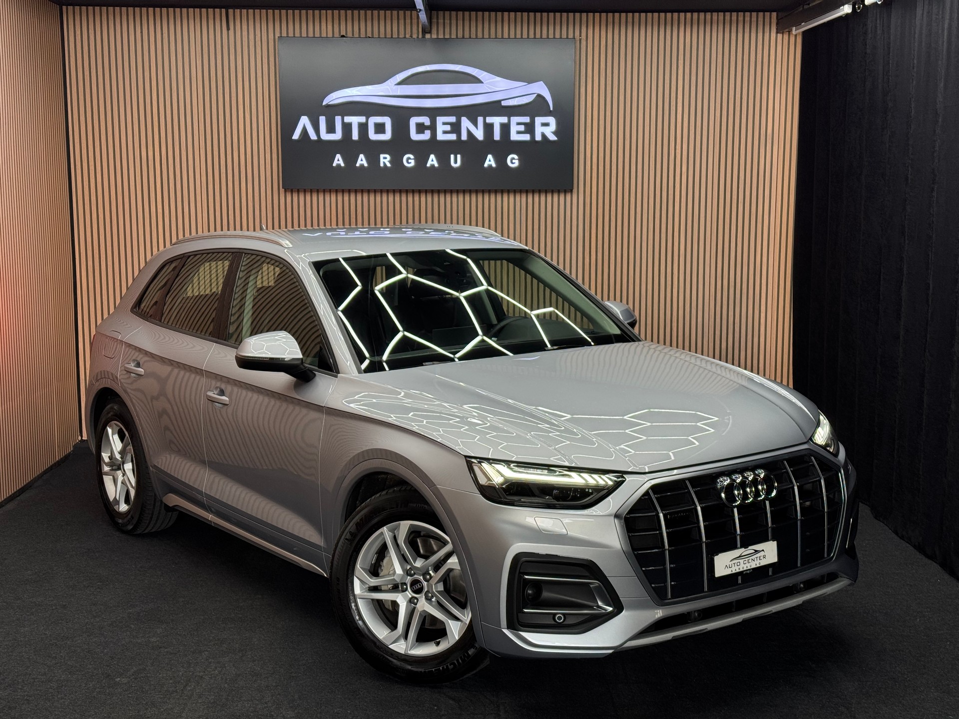AUDI Q5 2.0 40 TDI Advanced quattro S-Tronic | 1 Jahr Garantie | Facelift | *ab CHF 239.-/ Monat*