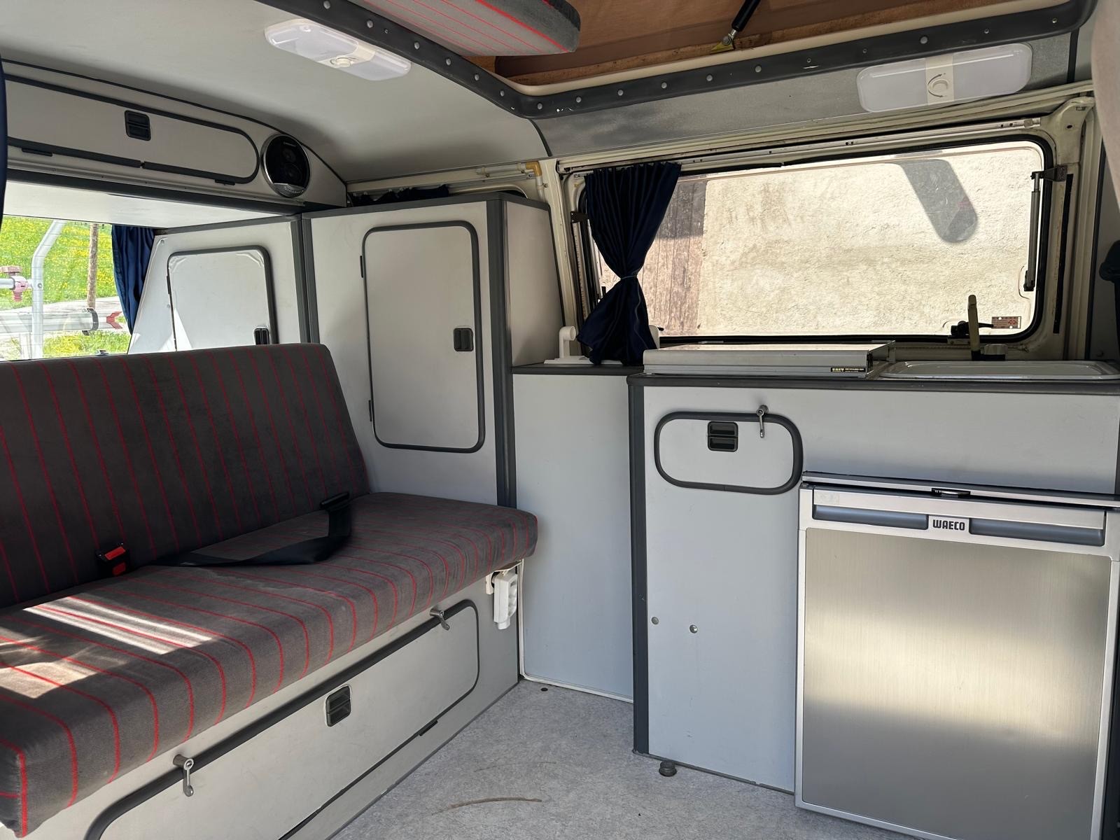 VW Camper-showroom-element-3
