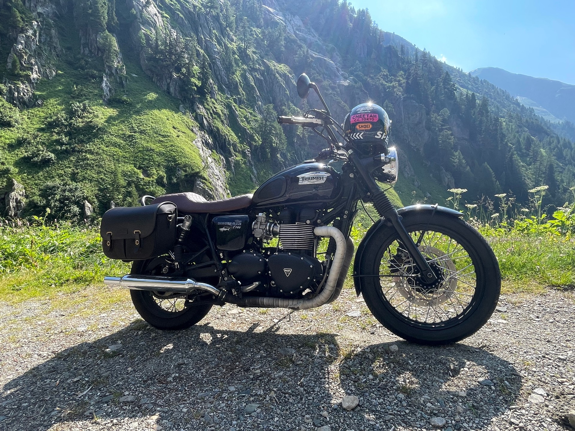 TRIUMPH Bonneville 900 i-image-4