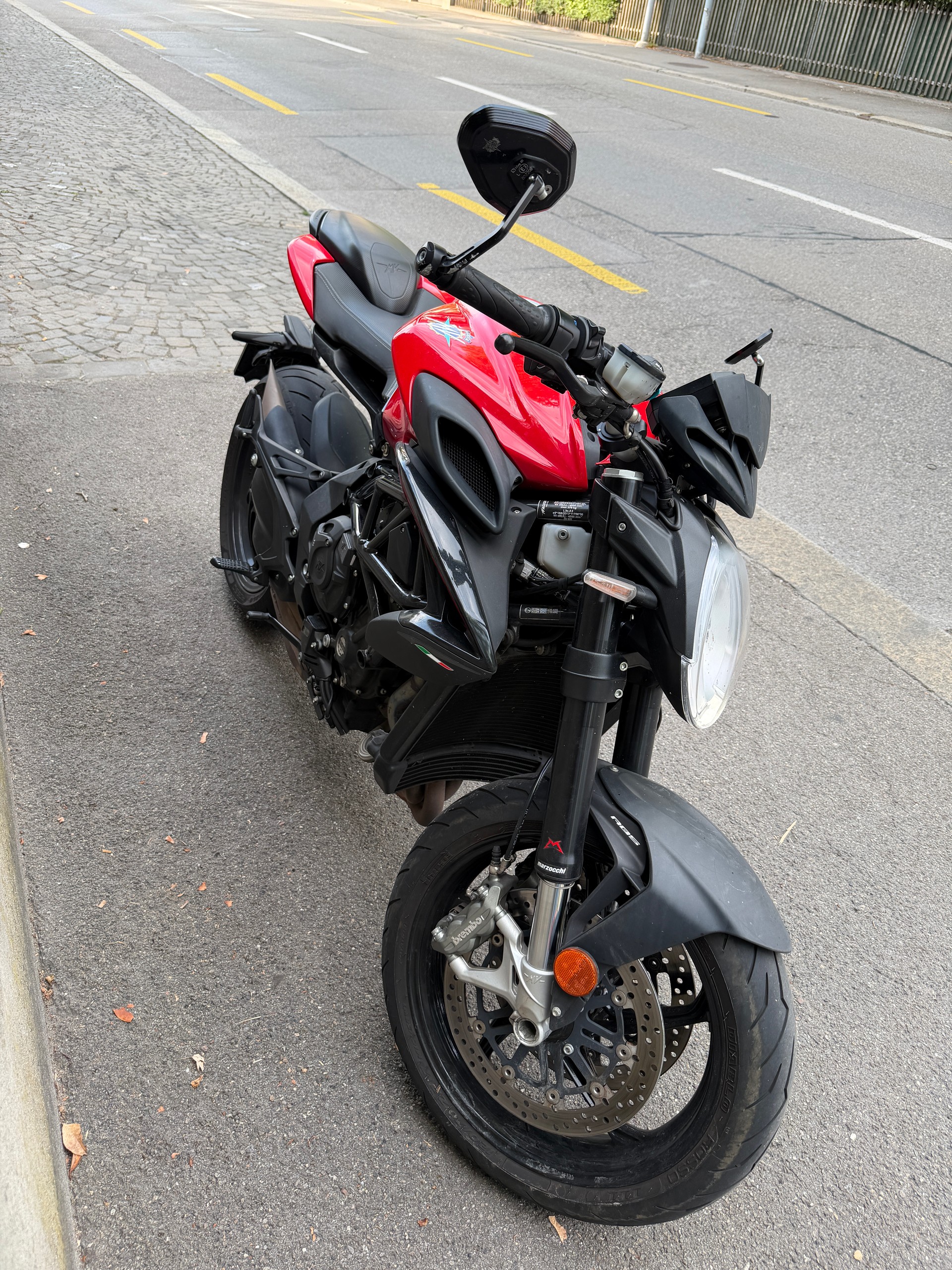 MV AGUSTA 800 Rosso-image-1