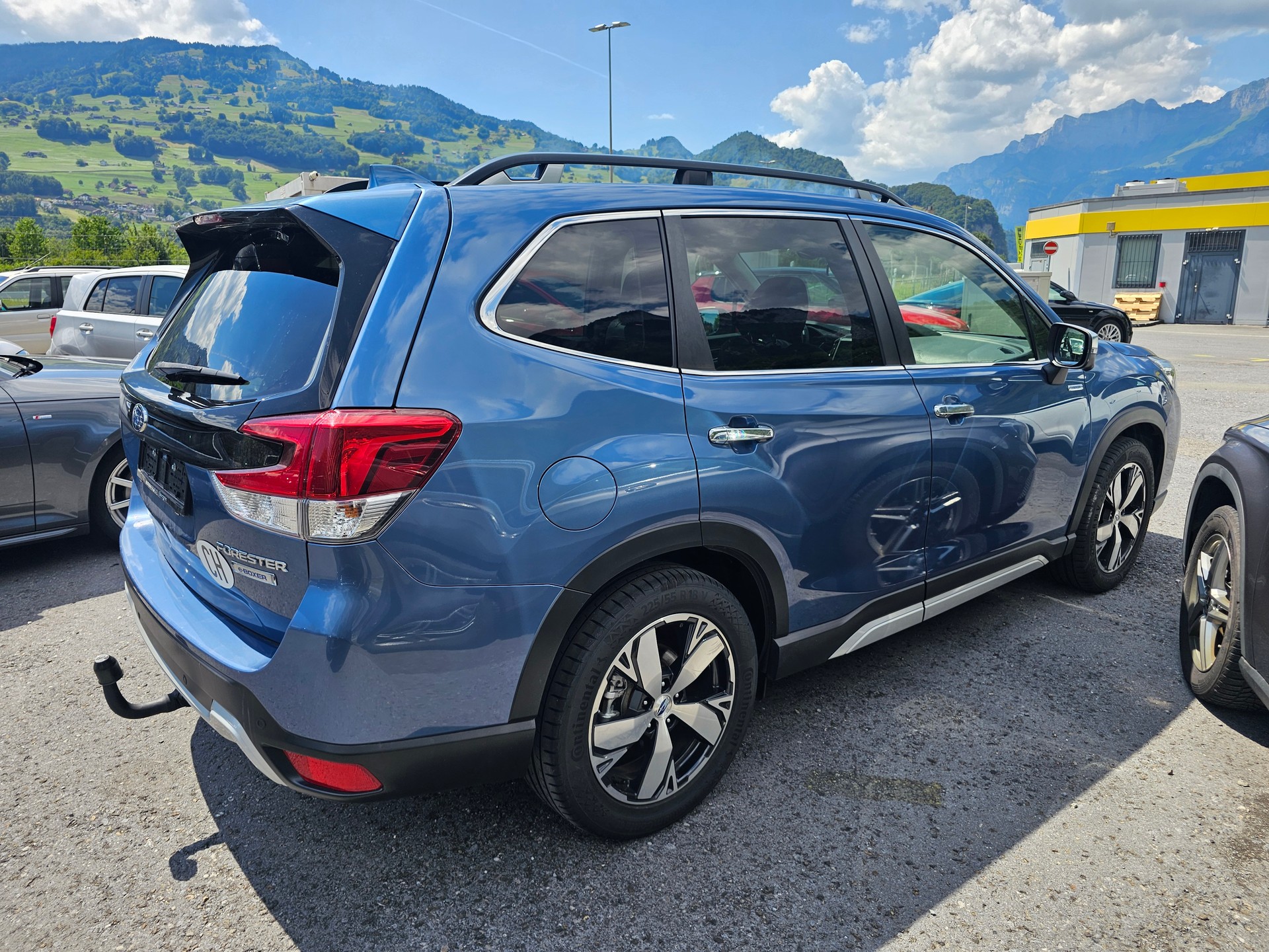 SUBARU Forester 2.0i e-Boxer Swiss Plus Lineartronic-image-5