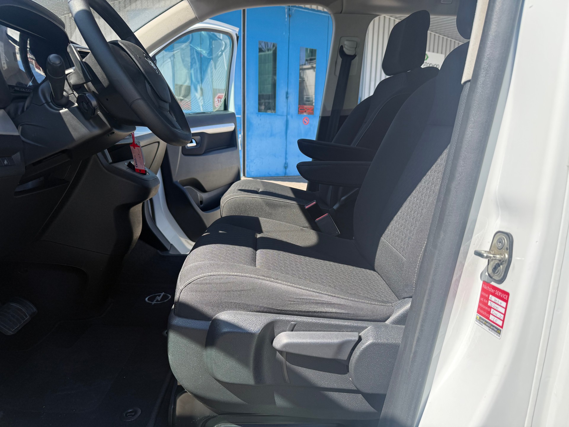 OPEL Zafira Life 2.0 CDTI Business Innovation M Automatik-image-5