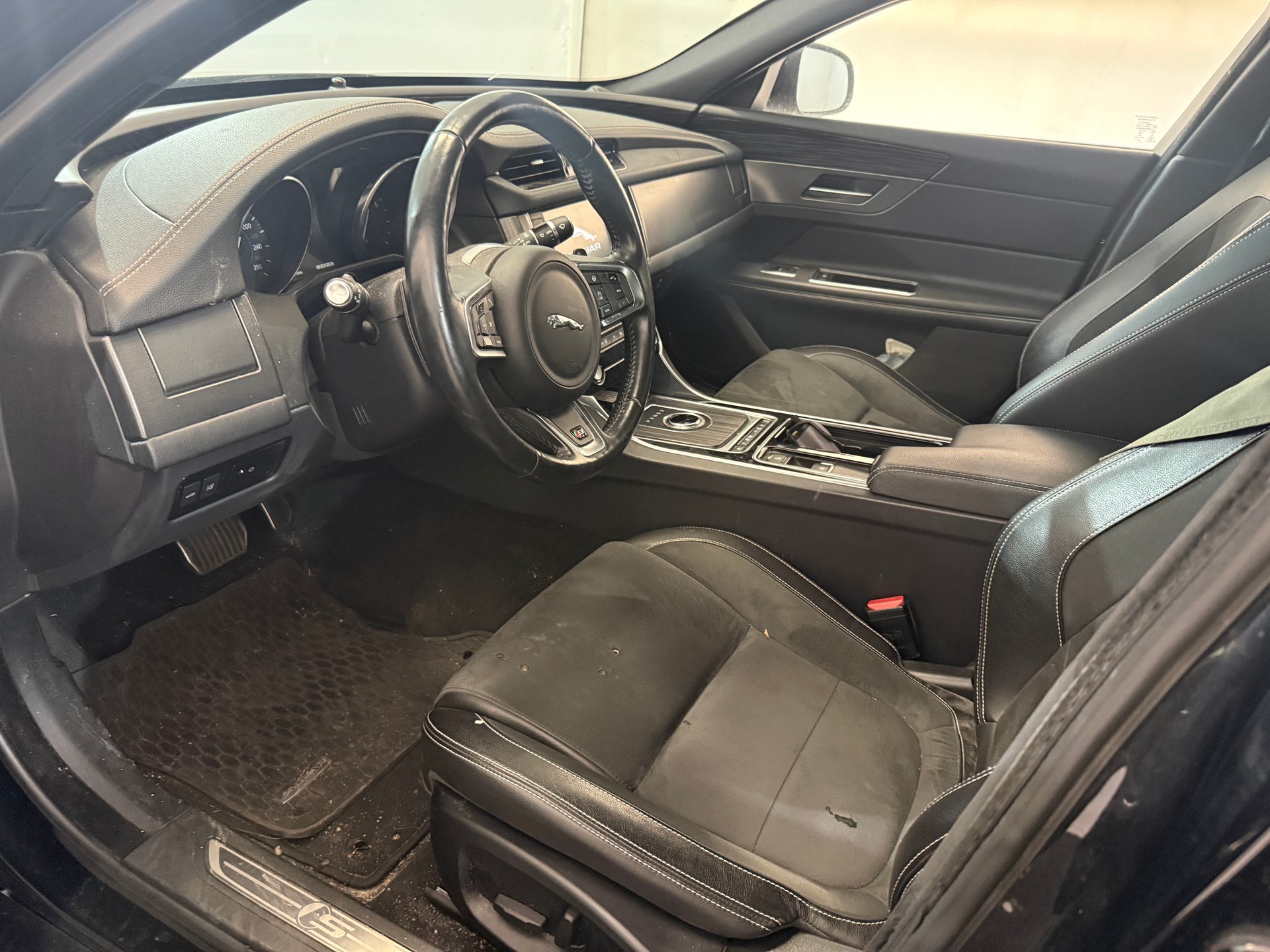 JAGUAR XF 3.0 V6 S/C S AWD-image-5