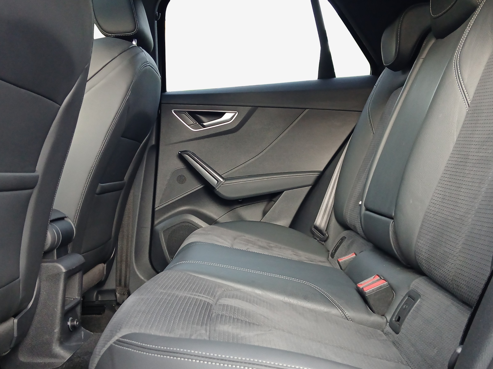 AUDI Q2 40 TFSI S line Attraction quattro S-tronic-image-12