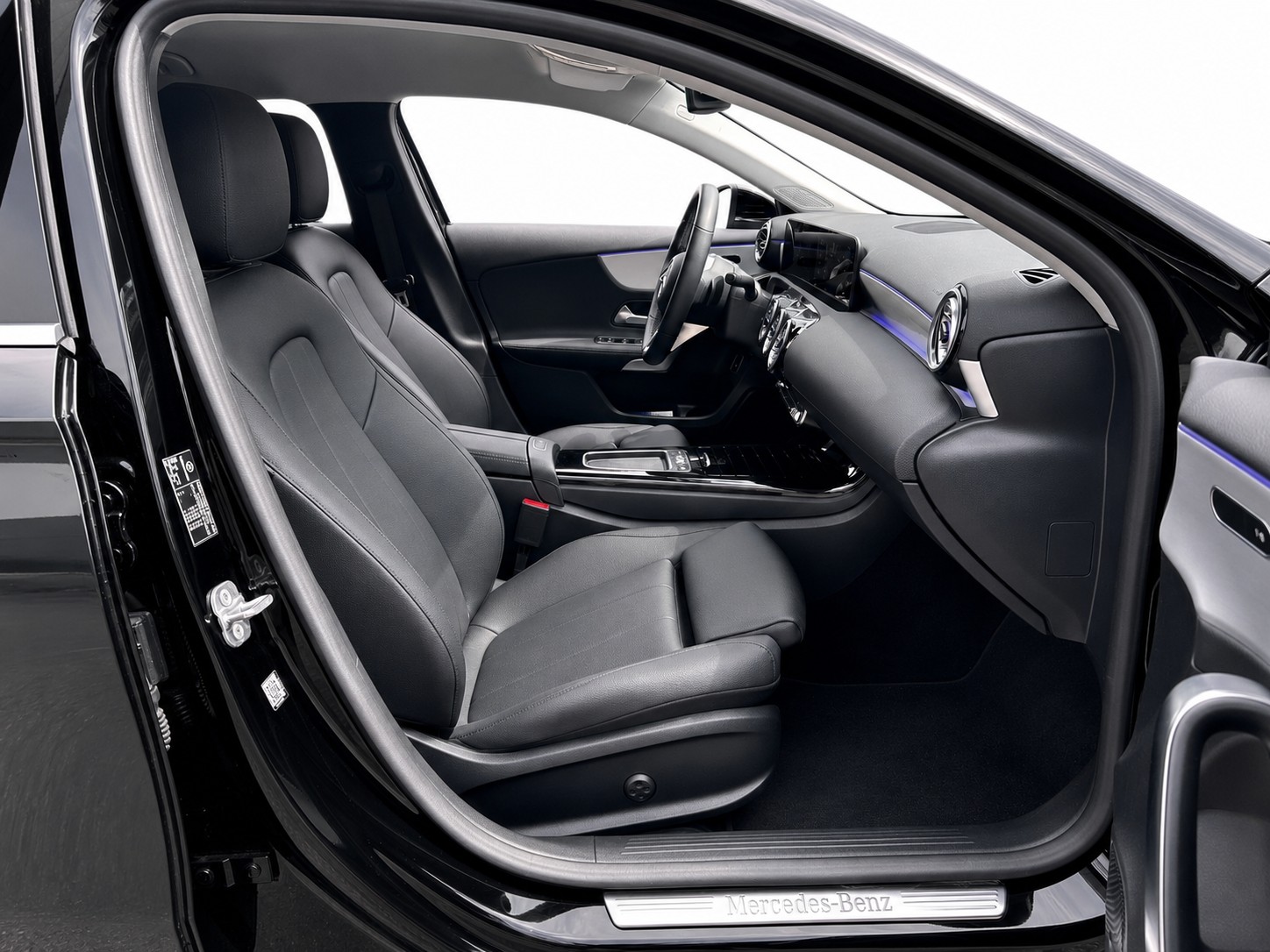 MERCEDES-BENZ A 250 e EQ Star Progressive * CH FAHRZEUG *-image-7