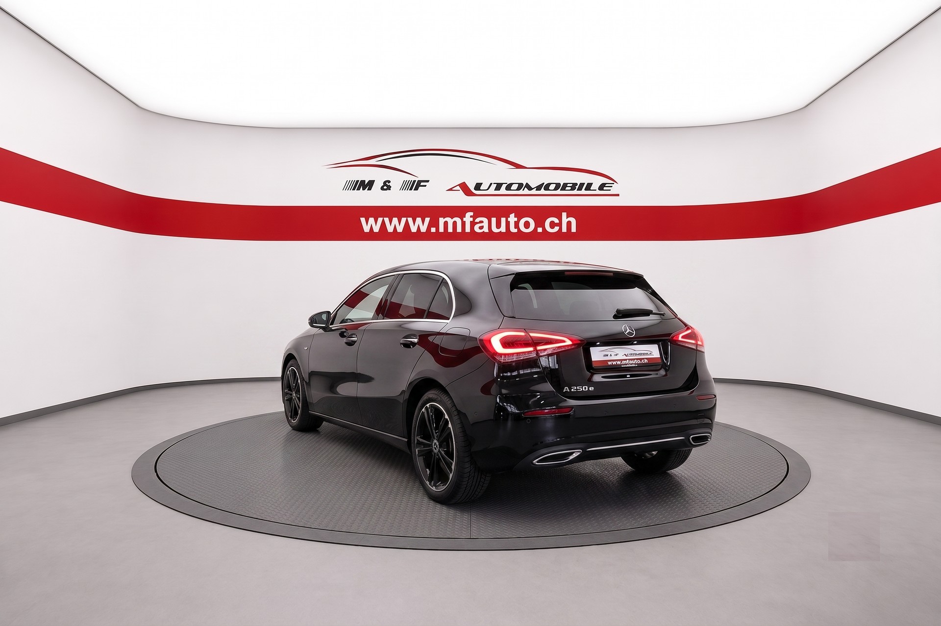MERCEDES-BENZ A 250 e EQ Star Progressive * CH FAHRZEUG *-showroom-element-3