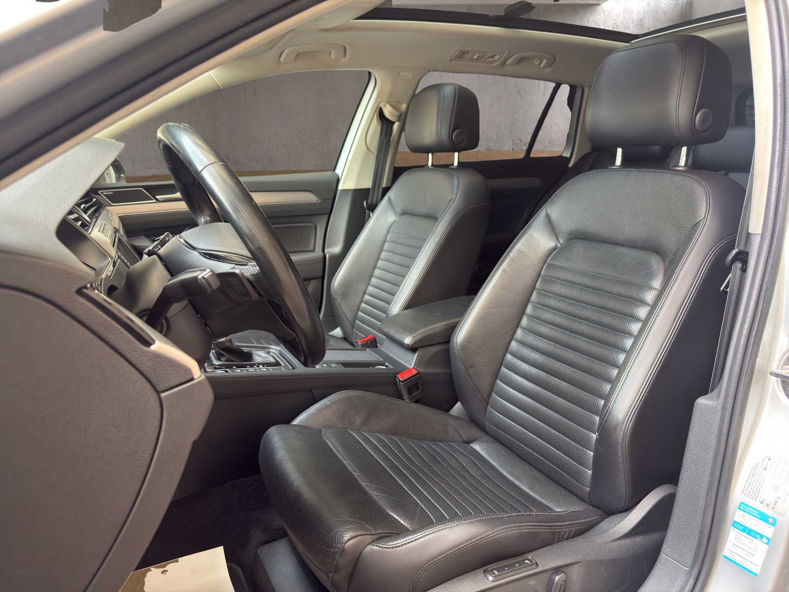 VW Passat Variant 2.0 TDI BMT High. DSG 4Motion-image-5