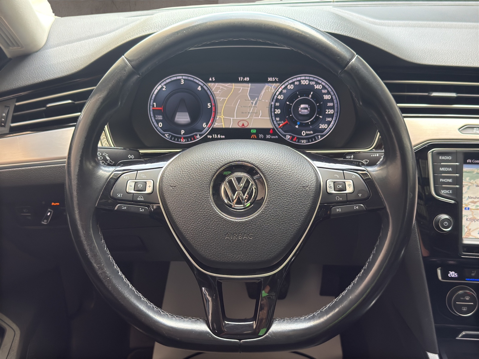 VW Passat Variant 2.0 TDI BMT High. DSG 4Motion-image-18