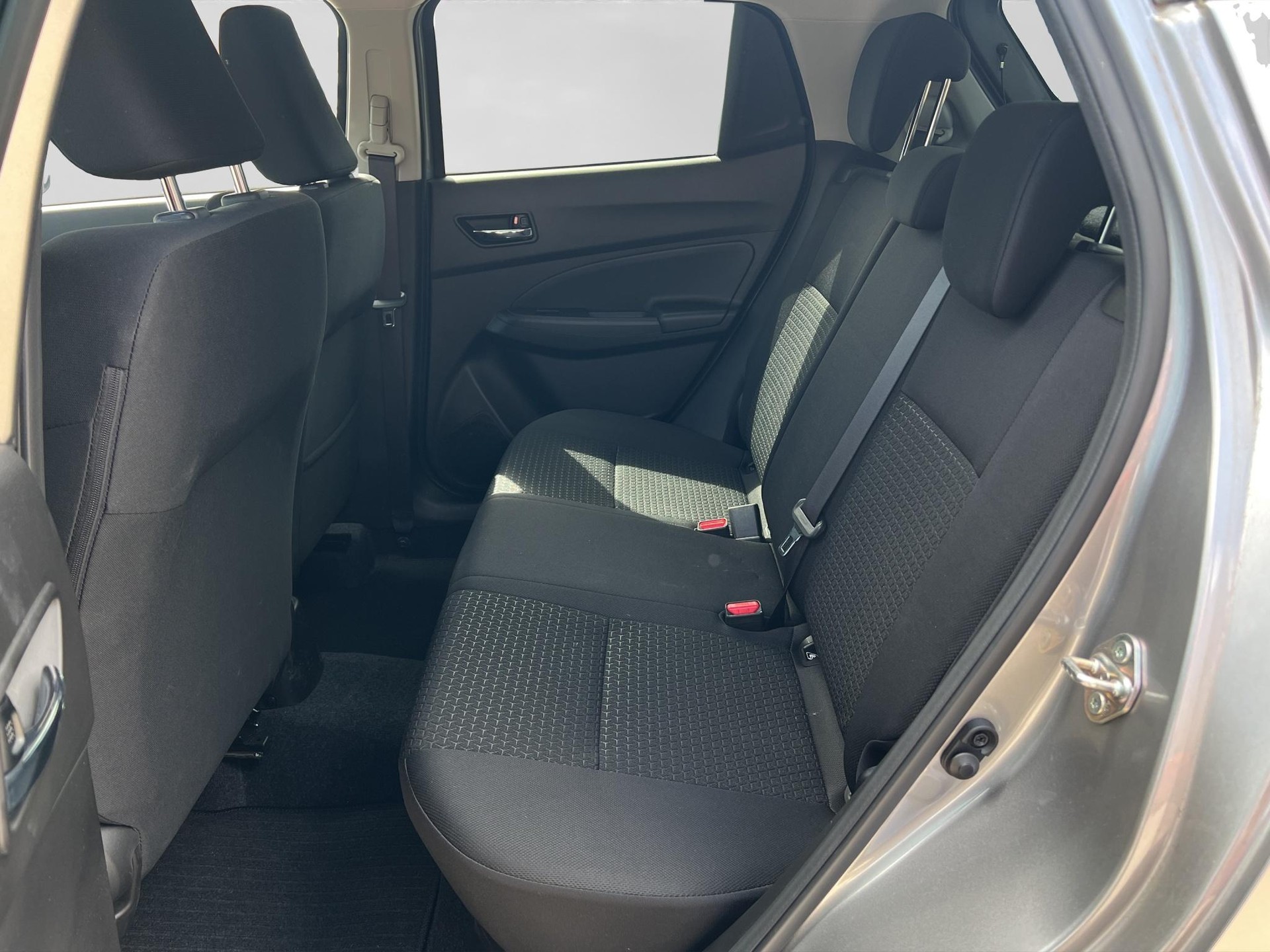 SUZUKI Swift 1.2 Piz Sulai Top Hybrid 4x4-image-6