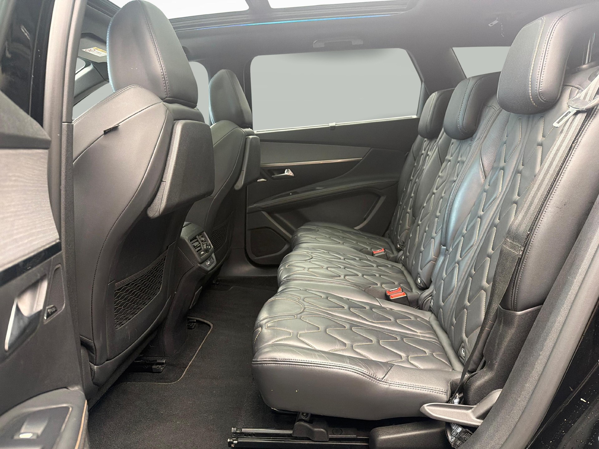 PEUGEOT 5008 2.0 BlueHDi 180 GT-image-9