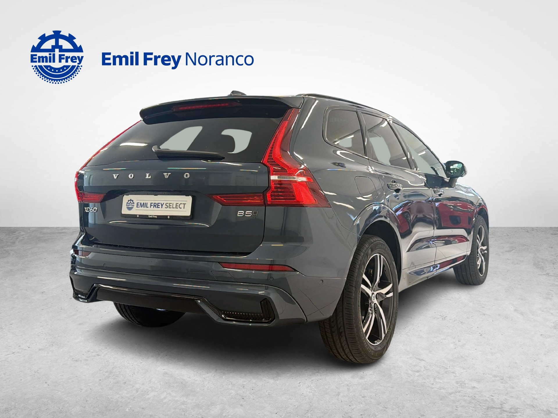VOLVO XC60 2.0 B5 MH R-Design AWD-image-4