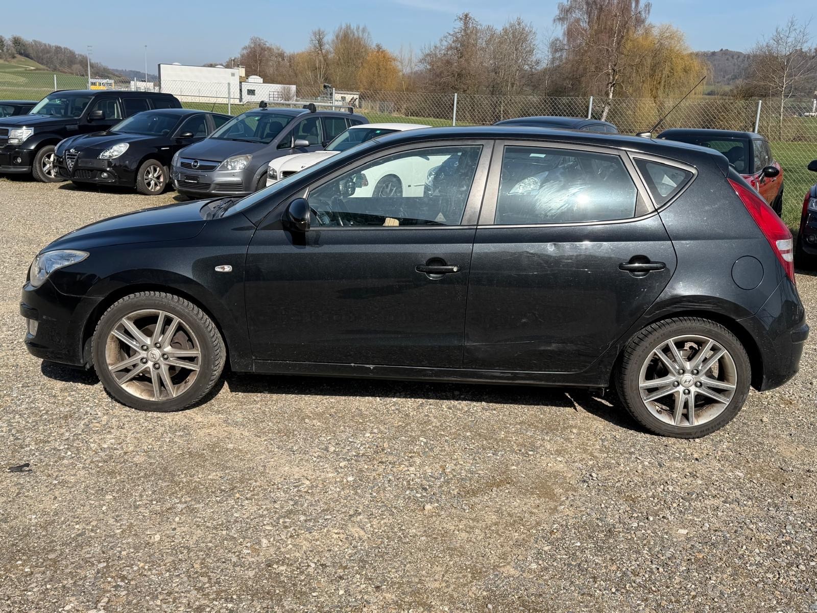 HYUNDAI i30 2.0 CRDi Premium-image-9