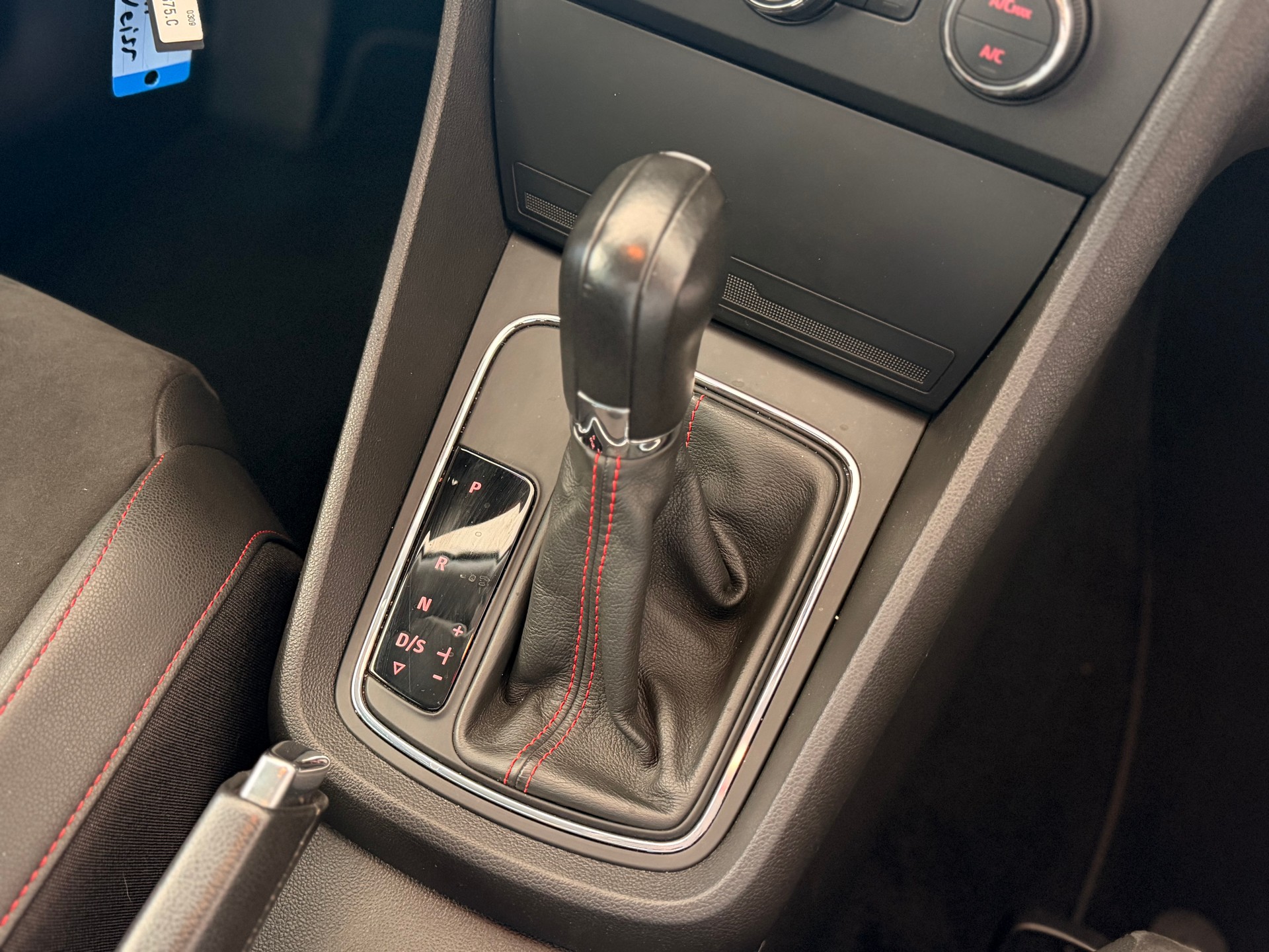 SEAT Leon 1.8 TSI FR DSG-image-23