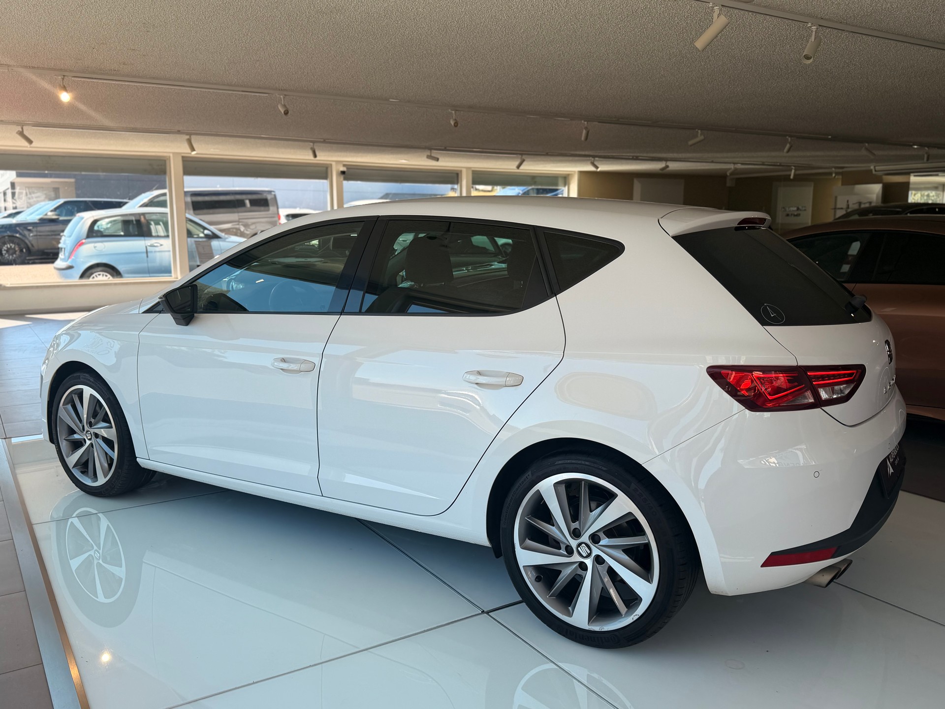 SEAT Leon 1.8 TSI FR DSG-image-9