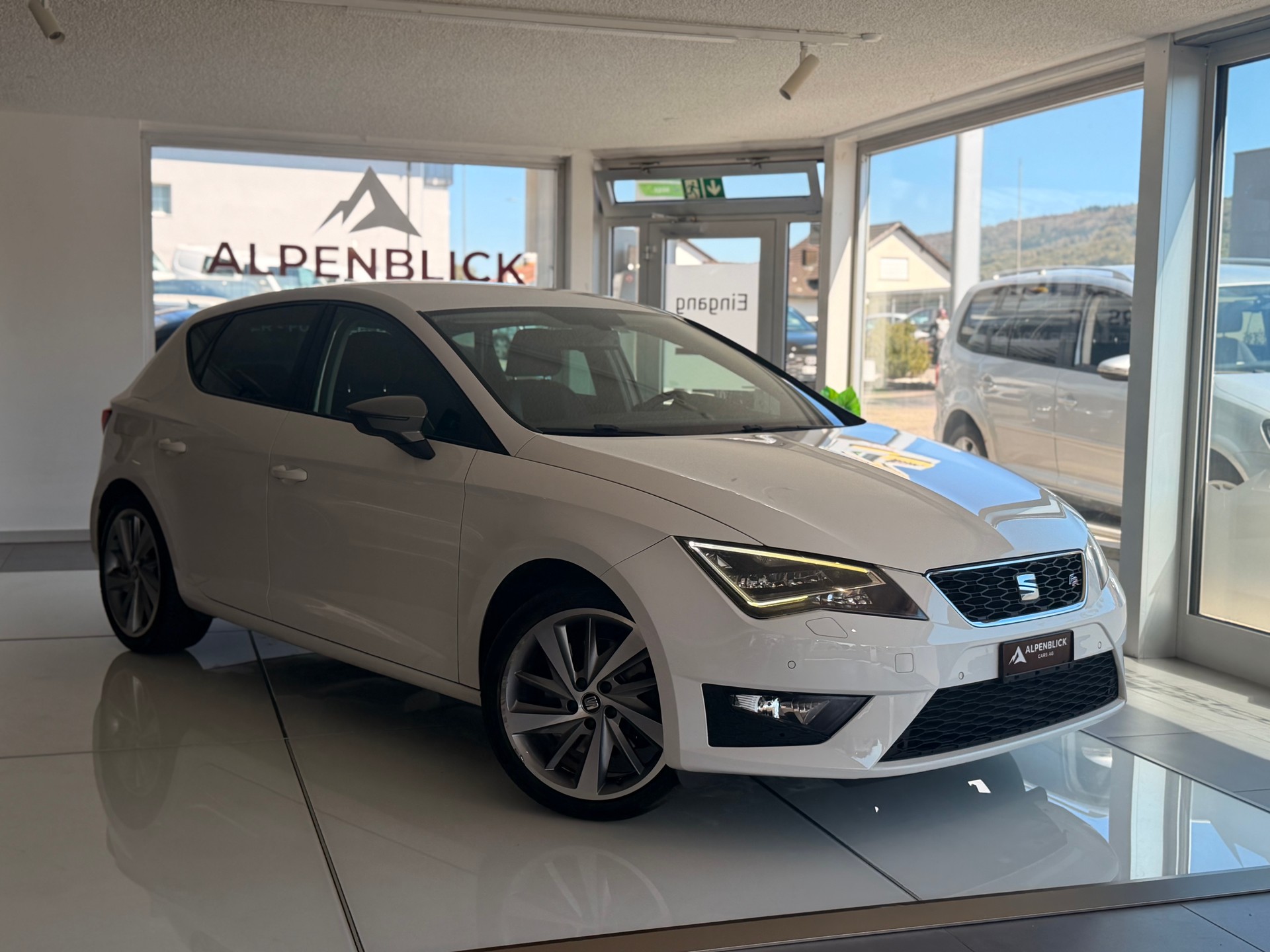 SEAT Leon 1.8 TSI FR DSG-showroom-element-1