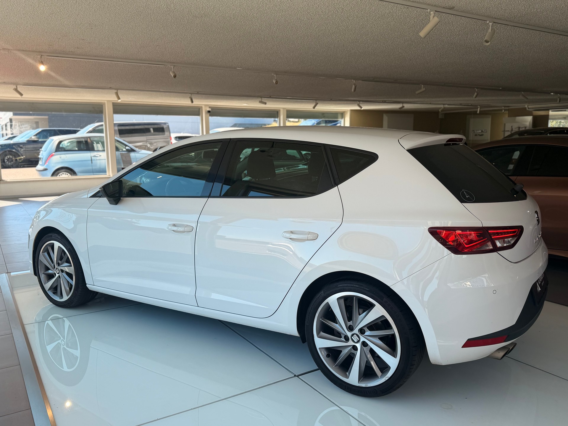 SEAT Leon 1.8 TSI FR DSG-image-8