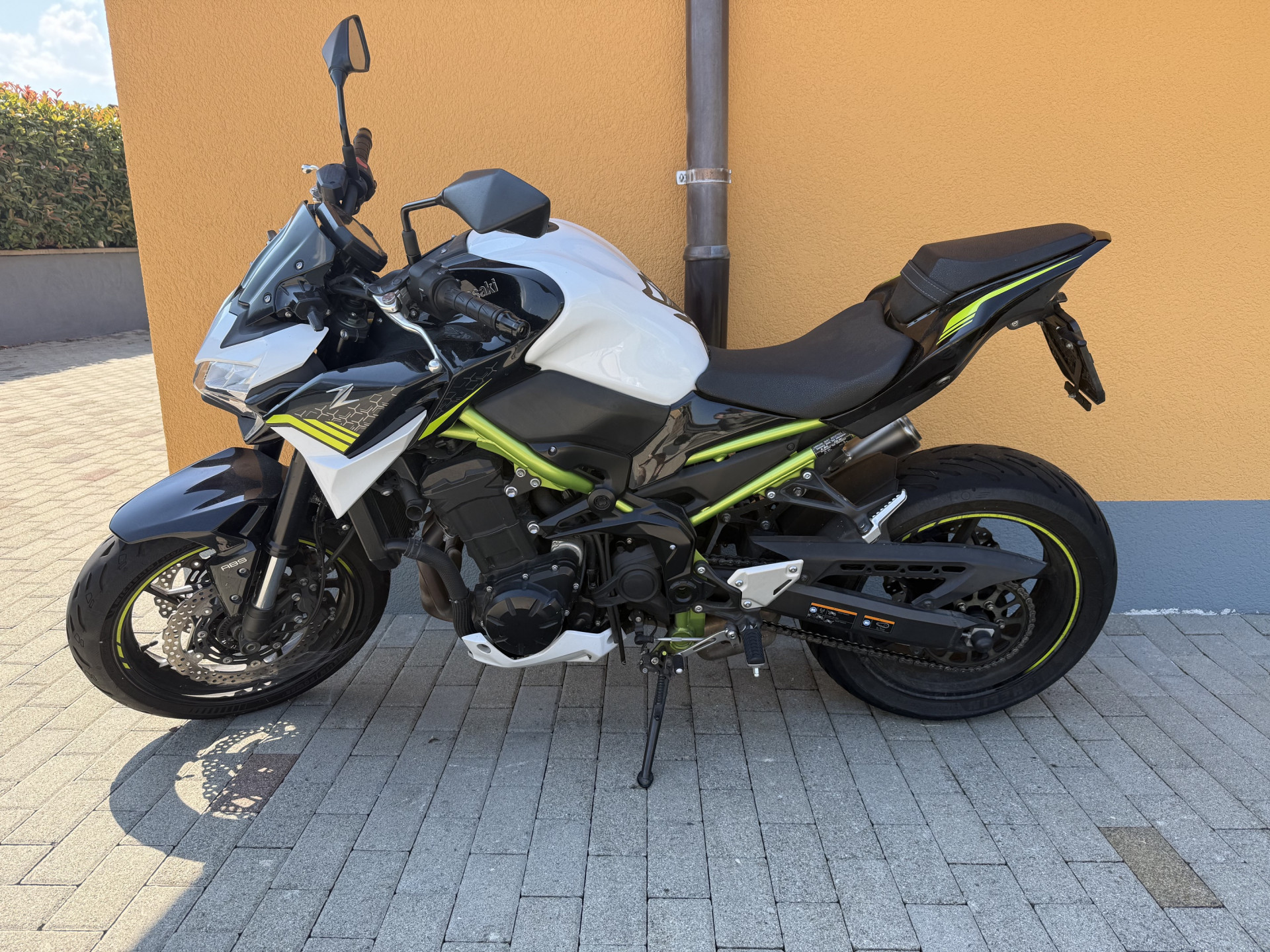 KAWASAKI Z 900-image-0