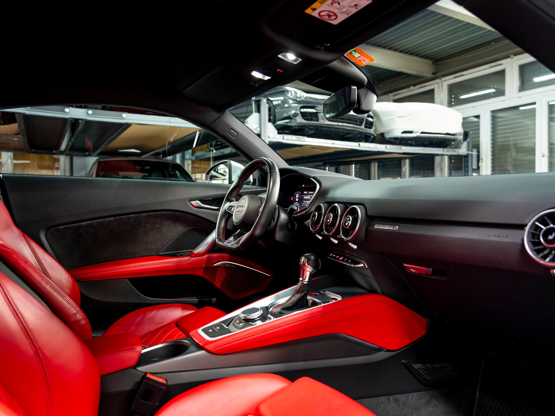AUDI TTS Coupé 2.0 TFSI quattro S-tronic-image-22