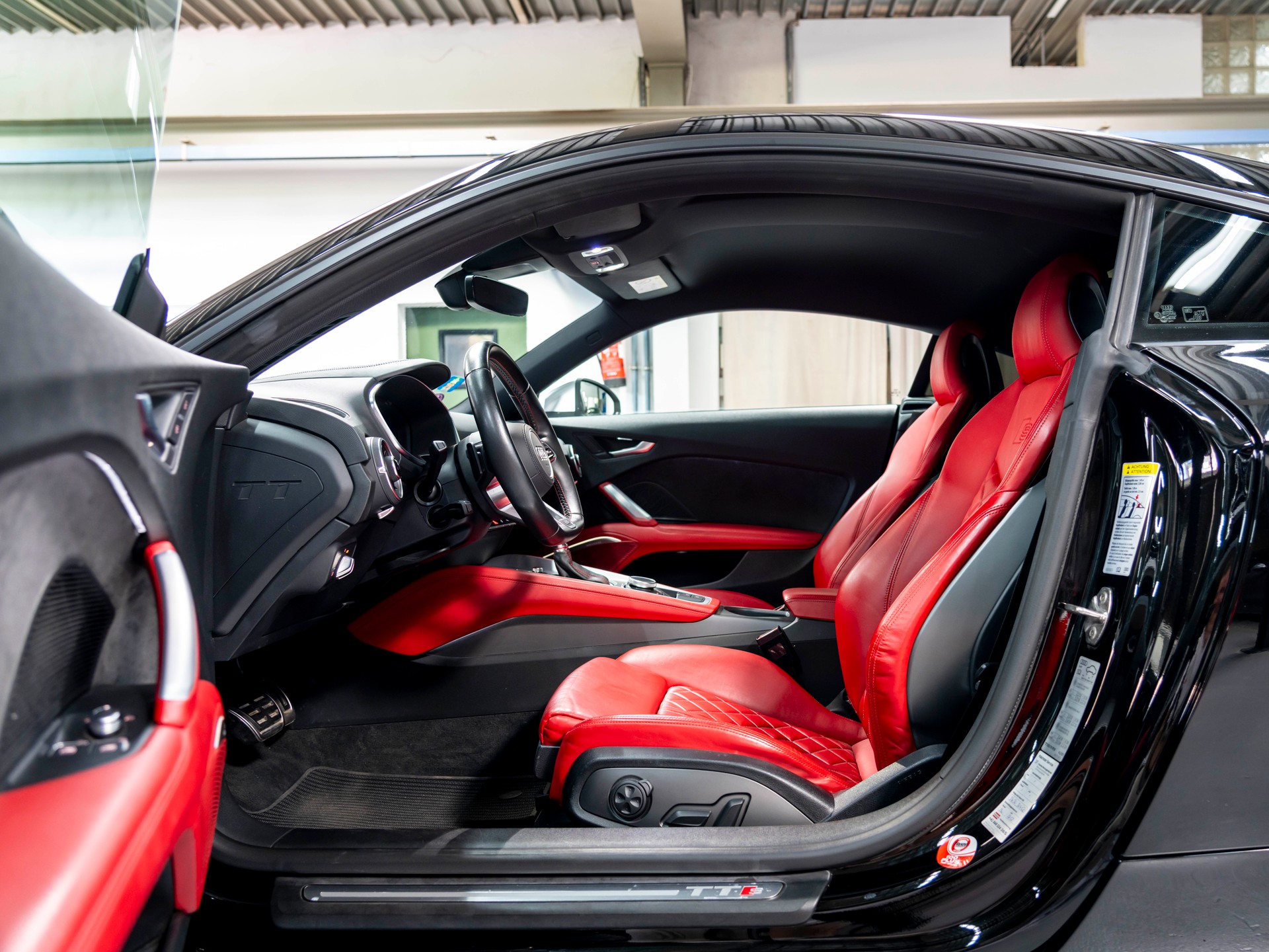 AUDI TTS Coupé 2.0 TFSI quattro S-tronic-showroom-element-1
