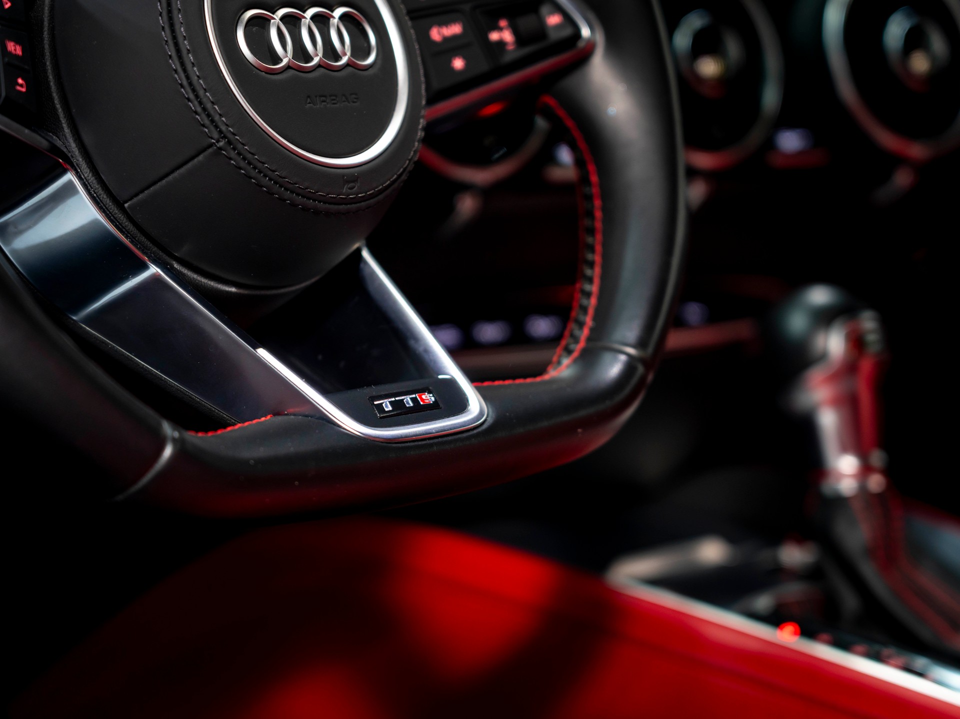 AUDI TTS Coupé 2.0 TFSI quattro S-tronic-image-16